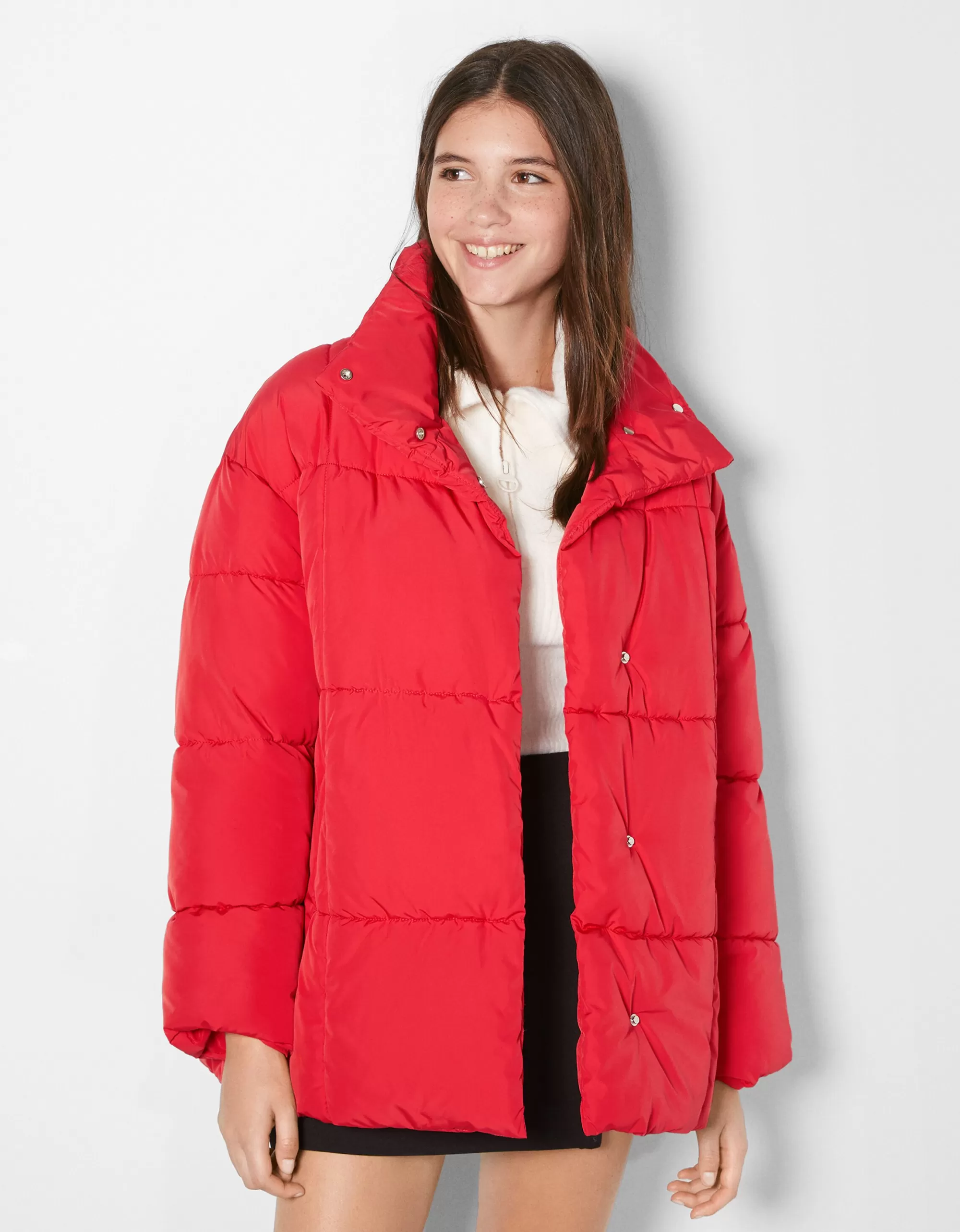 MUJER BERSHKA Abrigo puffy efecto nylon cinturón