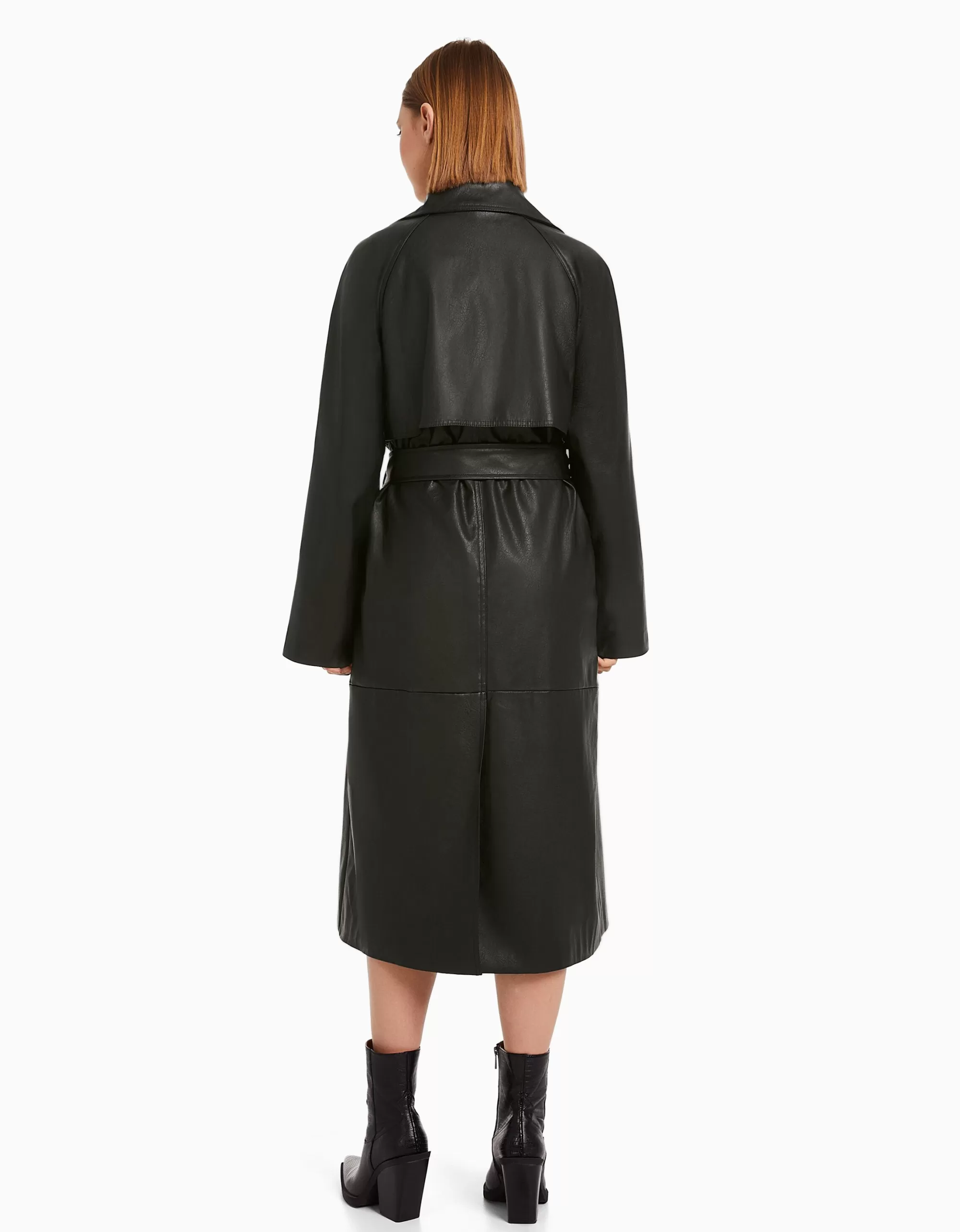 MUJER BERSHKA Abrigo trench efecto piel