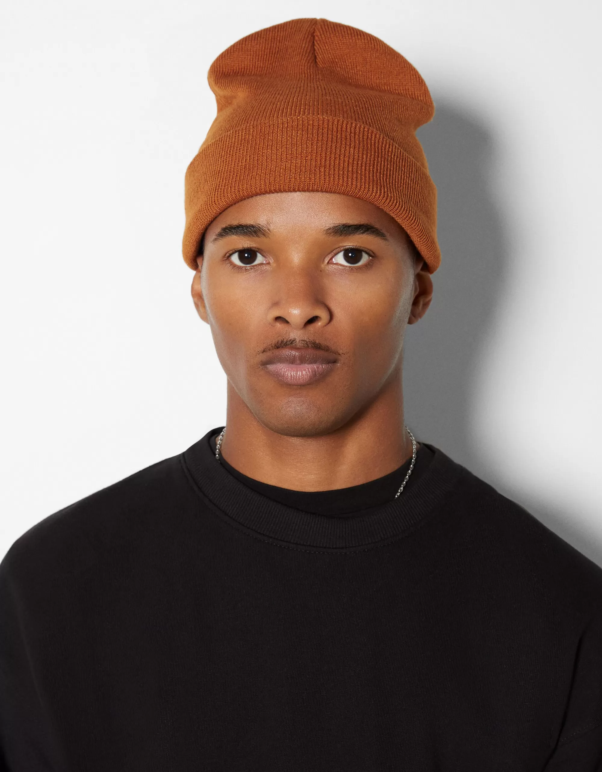 HOMBRE BERSHKA Beanie básico