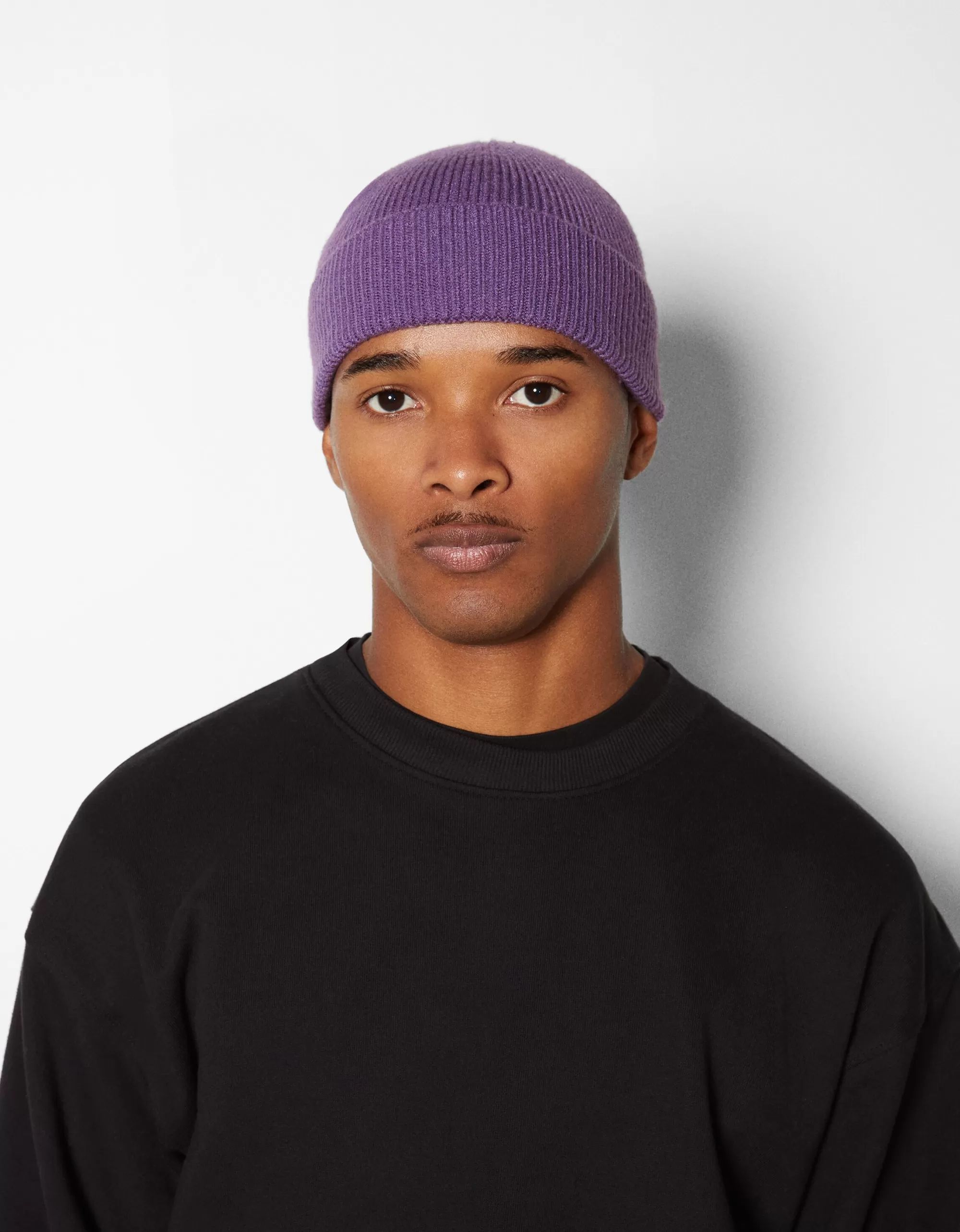 HOMBRE BERSHKA Beanie corto