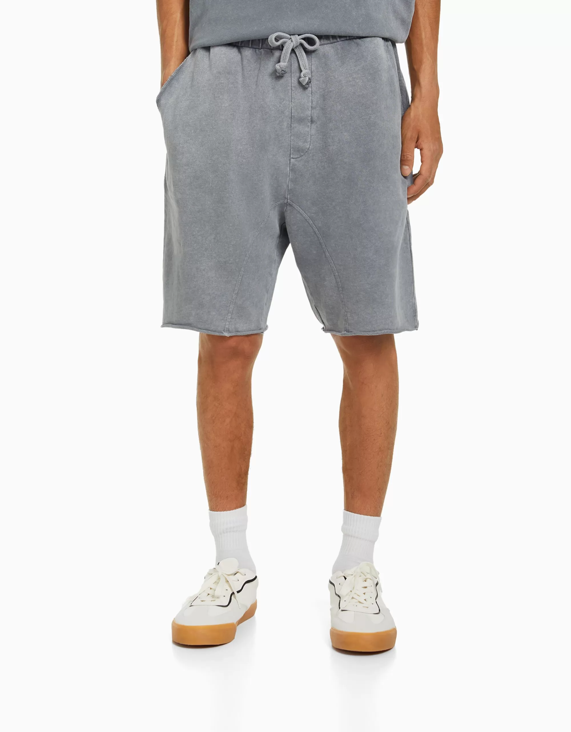 HOMBRE BERSHKA Bermuda felpa efecto lavado
