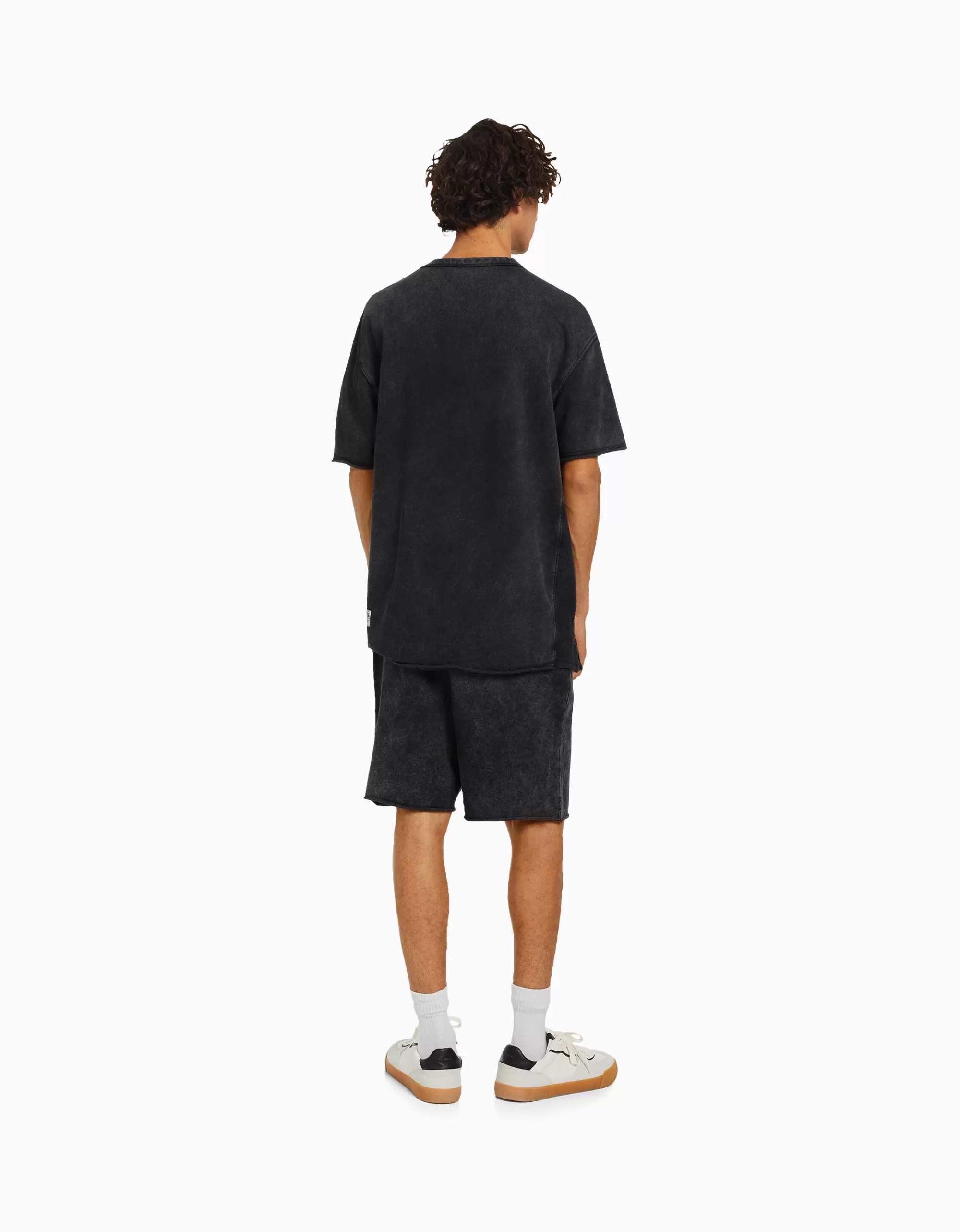 HOMBRE BERSHKA Bermuda felpa efecto lavado