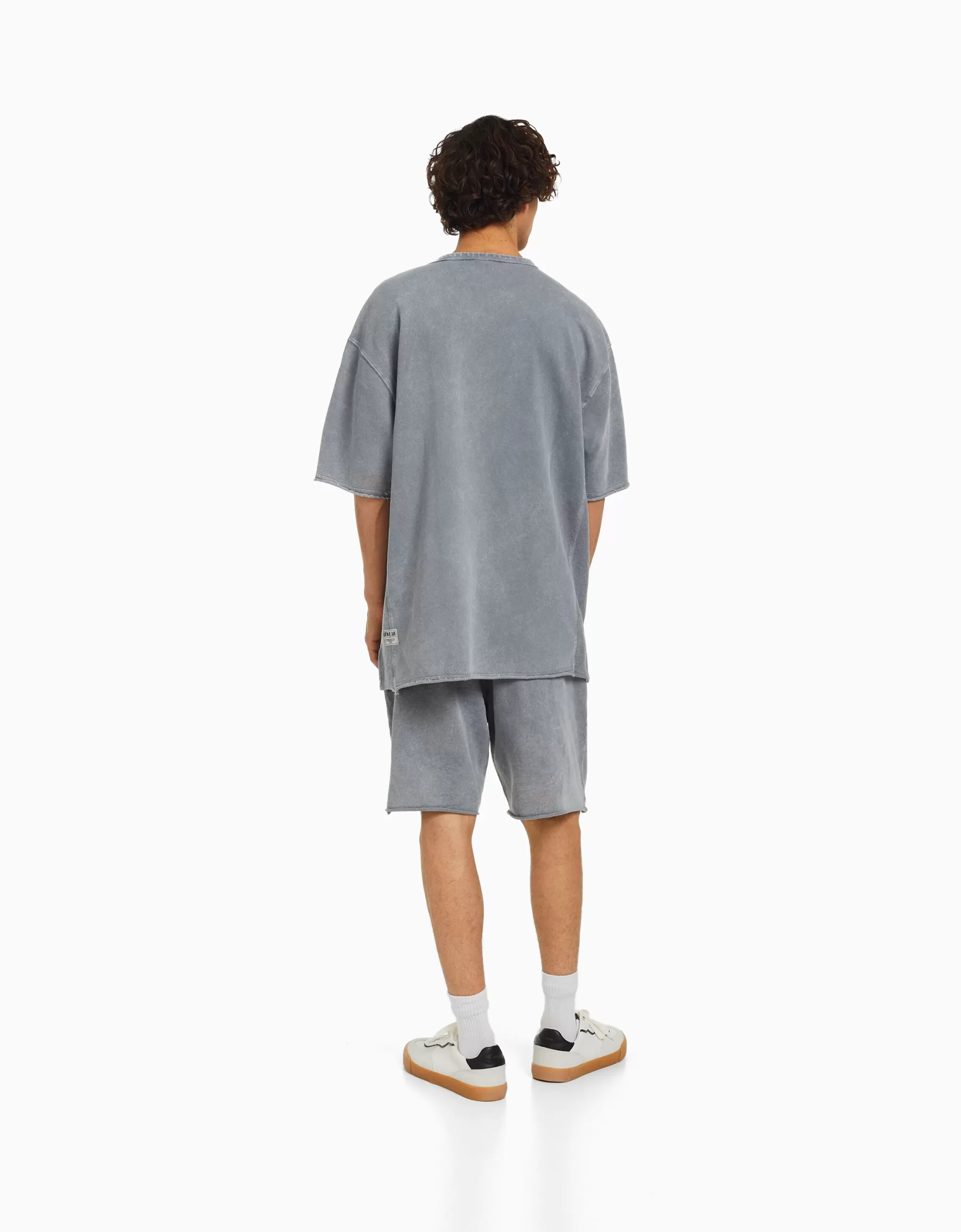 HOMBRE BERSHKA Bermuda felpa efecto lavado