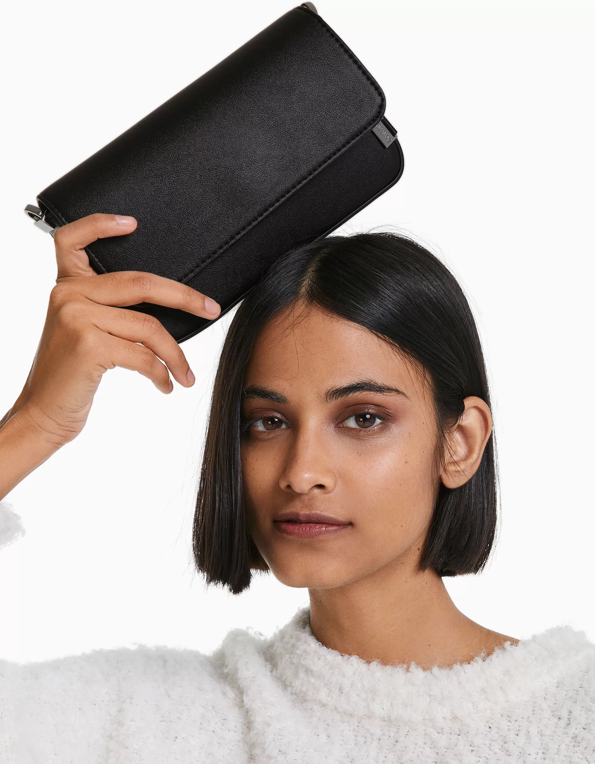 MUJER BERSHKA Bolso bandolera rígida