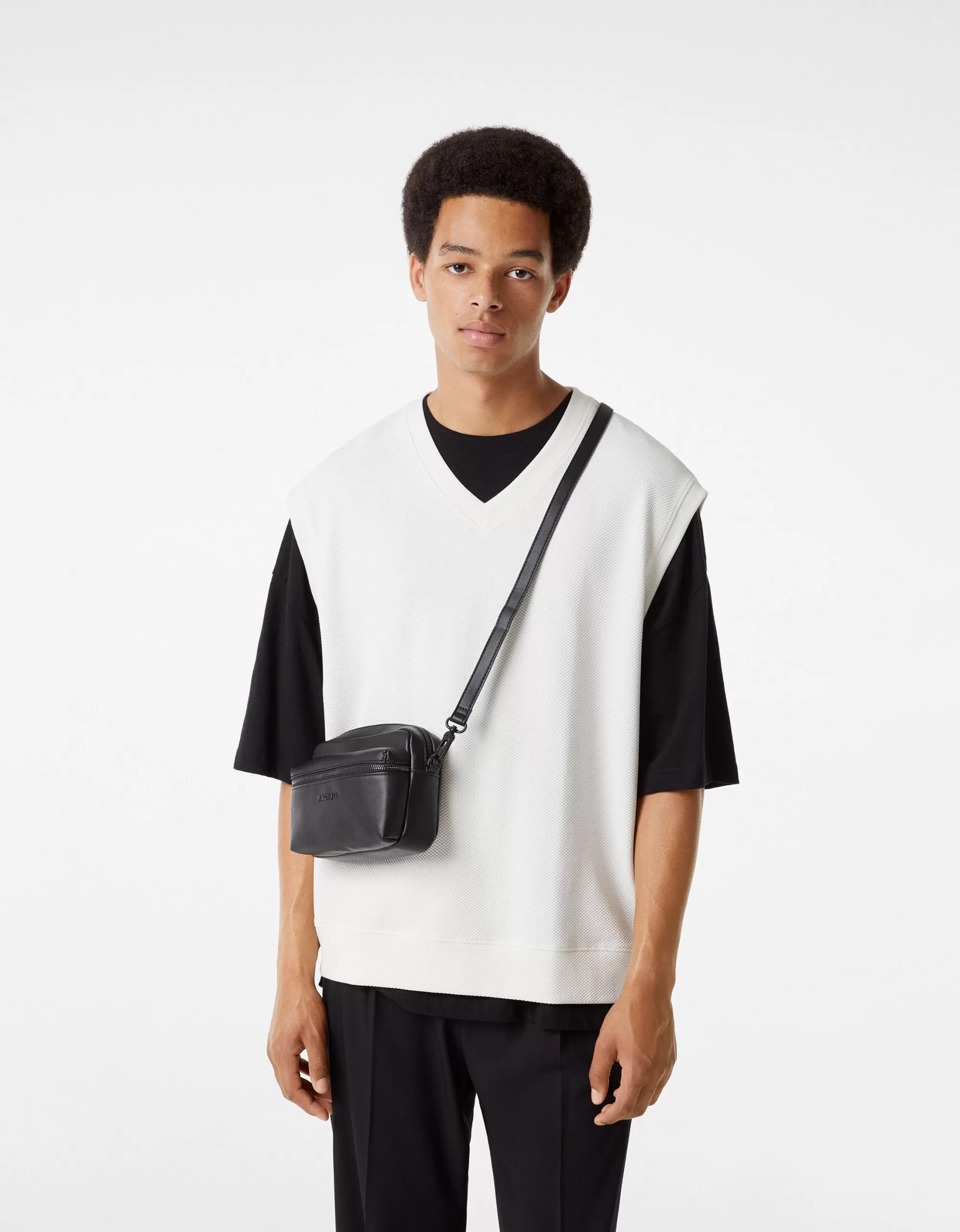 HOMBRE BERSHKA Bolso crossbody básico