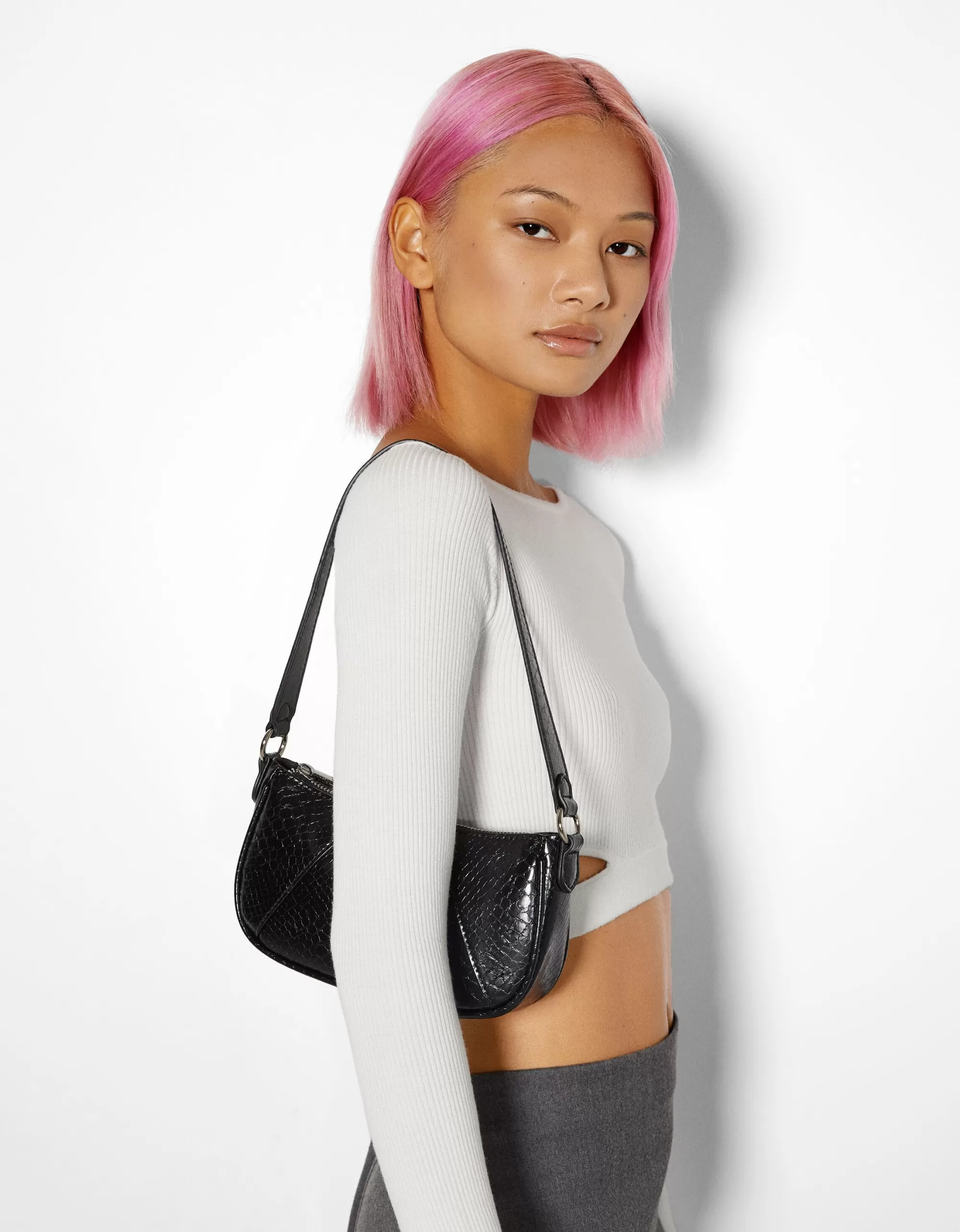 MUJER BERSHKA Bolso hombro efecto piel