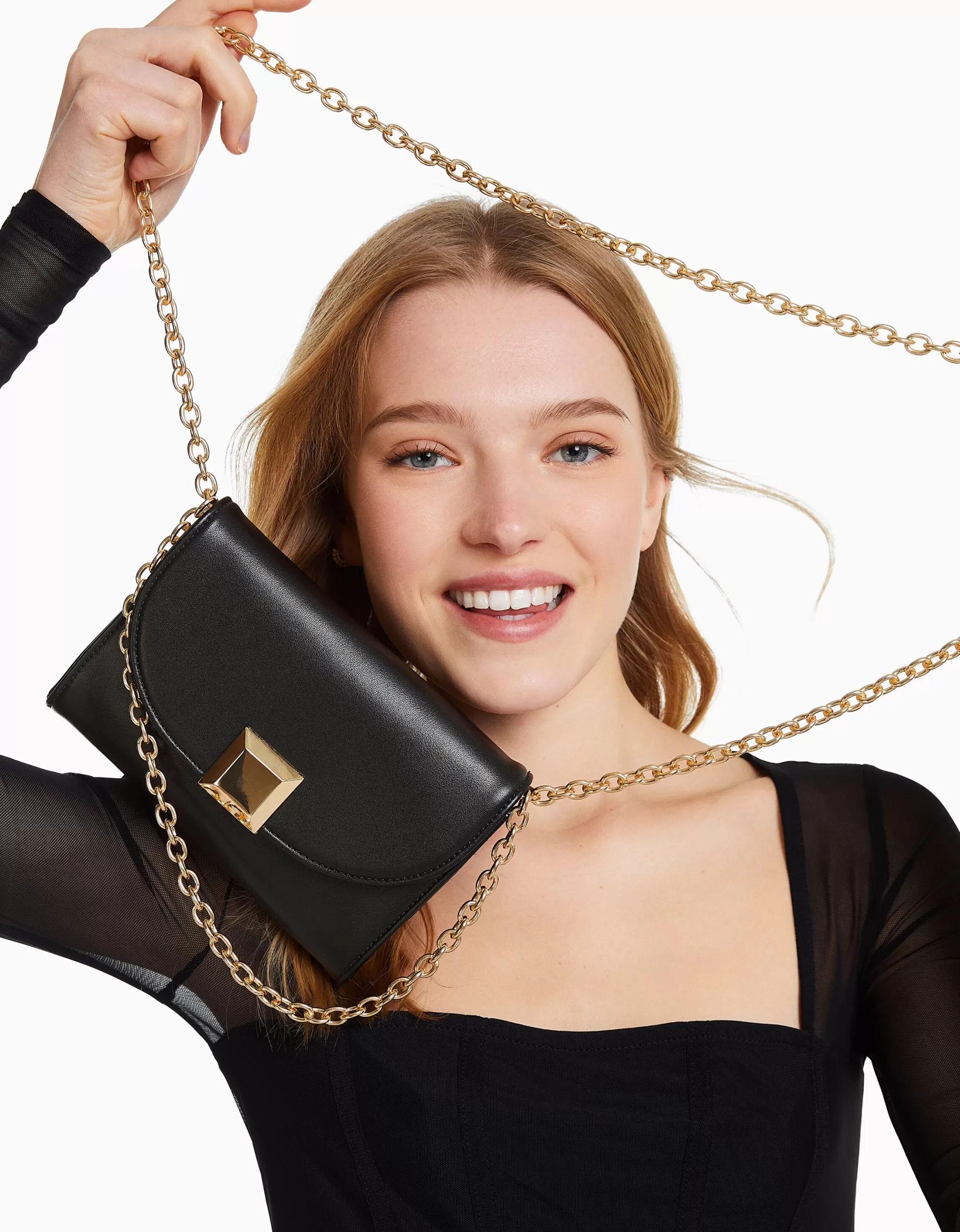 MUJER BERSHKA Bolso hombro mini cuadrado detalle