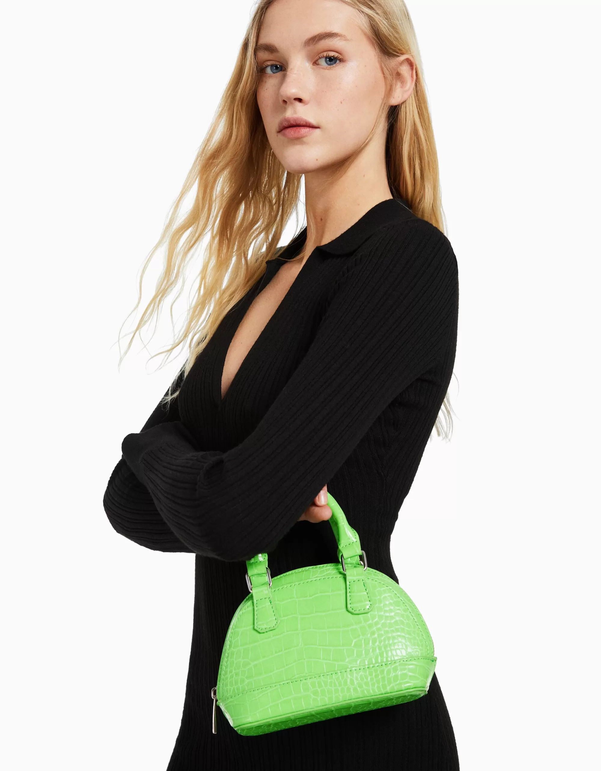 MUJER BERSHKA Bolso mini asa efecto cocodrilo