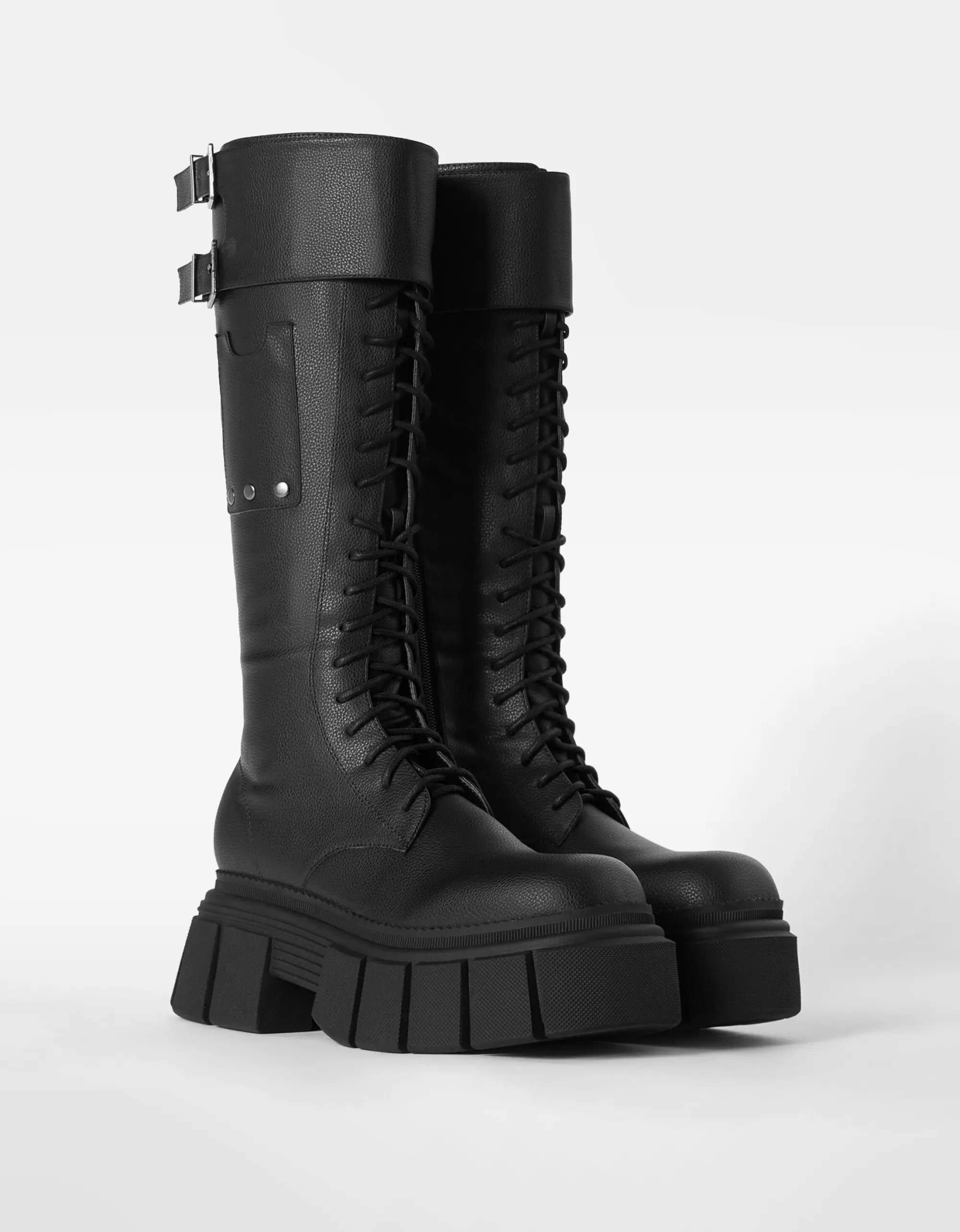 MUJER BERSHKA Bota acordonada track detalle bolsillo