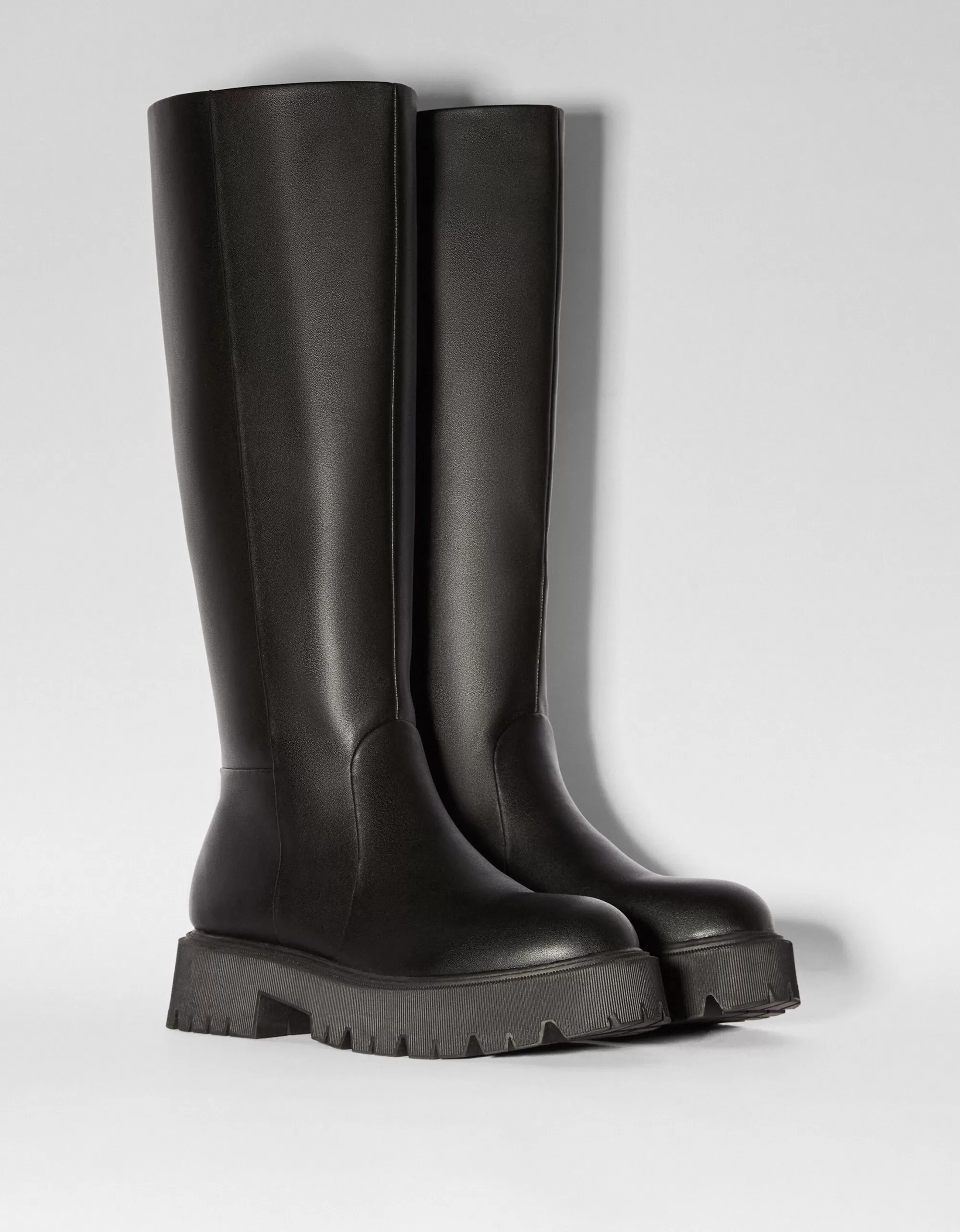 MUJER BERSHKA Bota plana básica