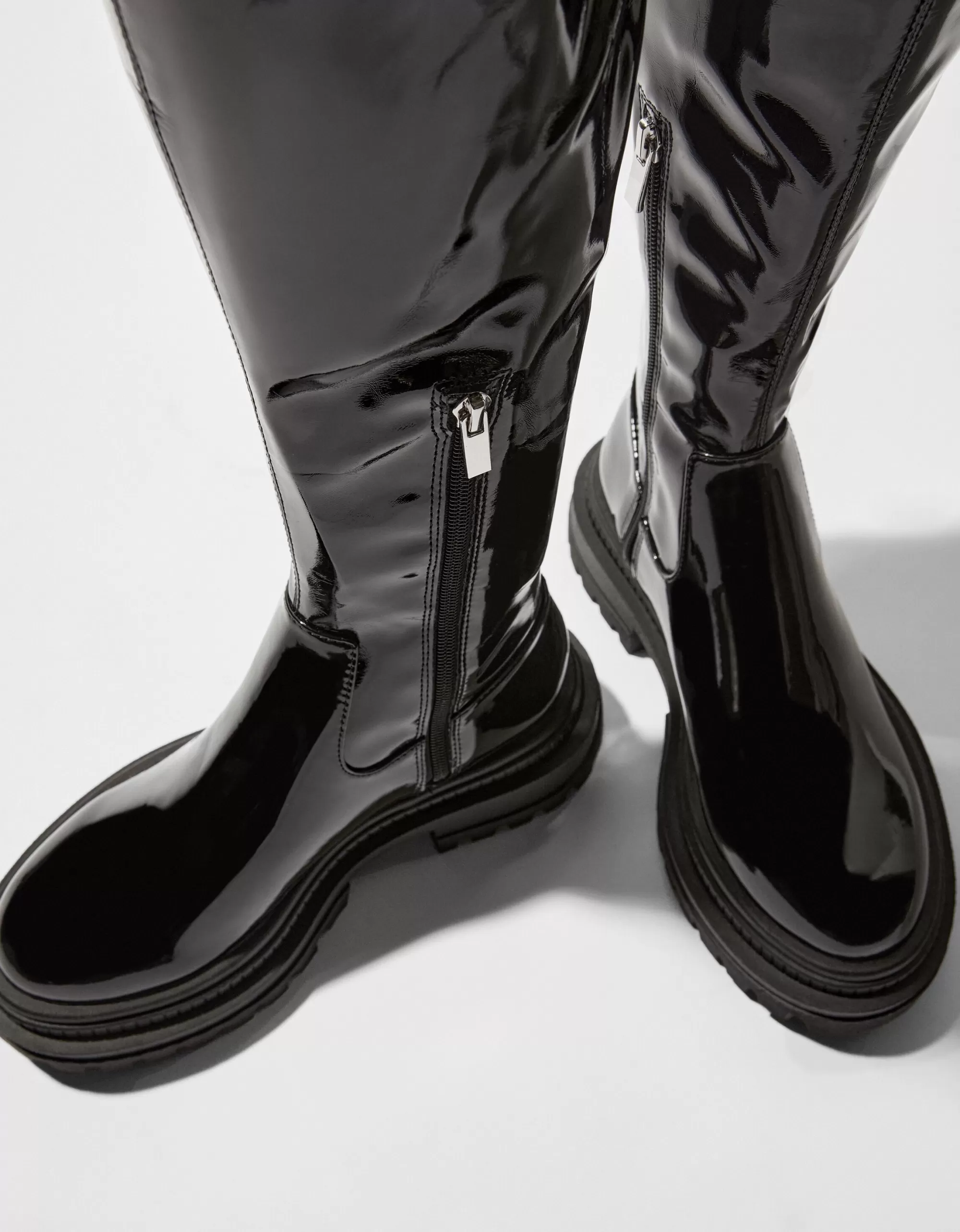 MUJER BERSHKA Botas planas XL suela track