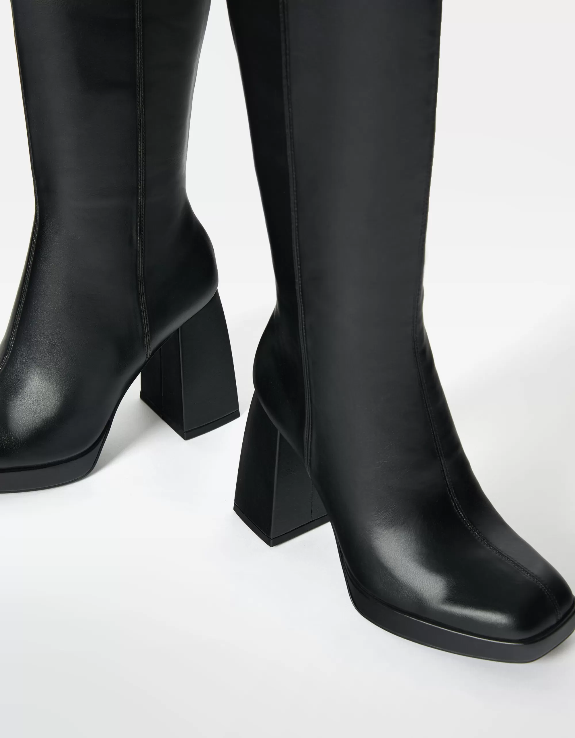 MUJER BERSHKA Botas tacón mini plataforma