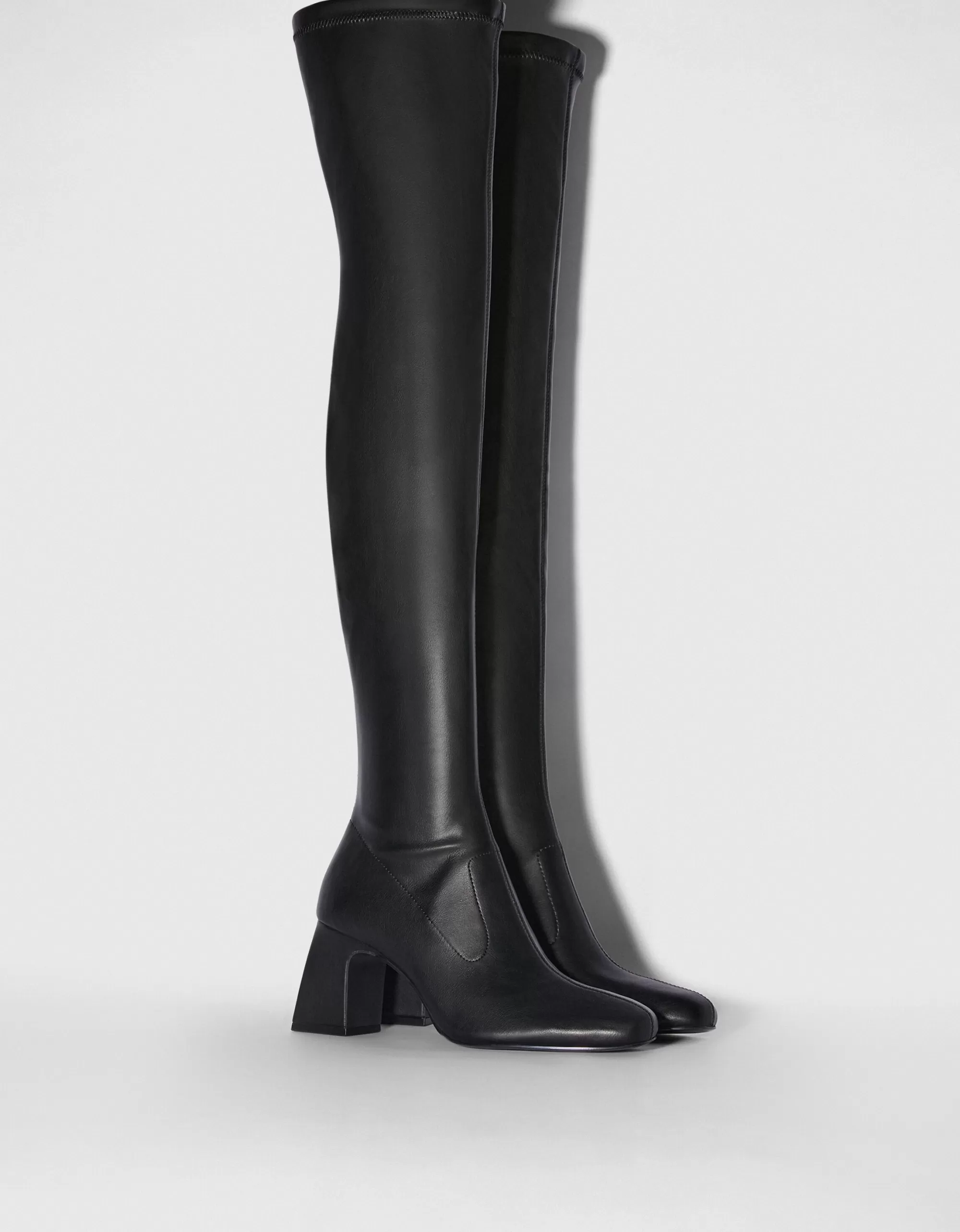 MUJER BERSHKA Botas XL tacón medio