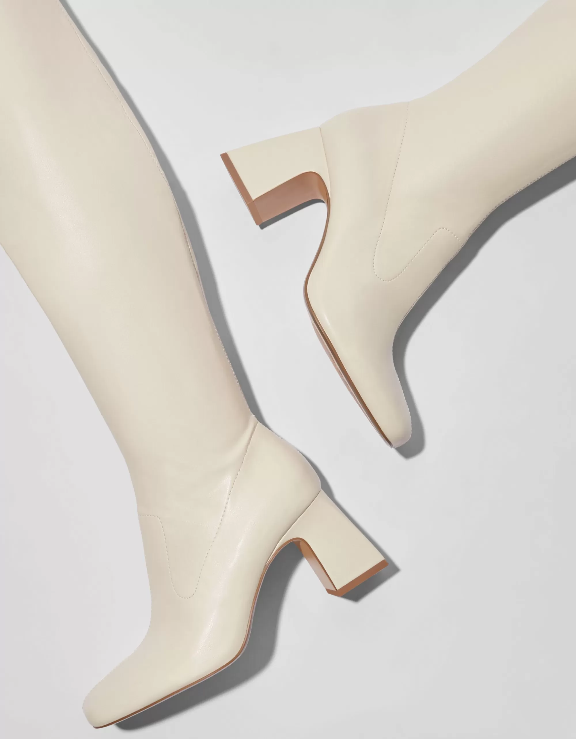 MUJER BERSHKA Botas XL tacón medio