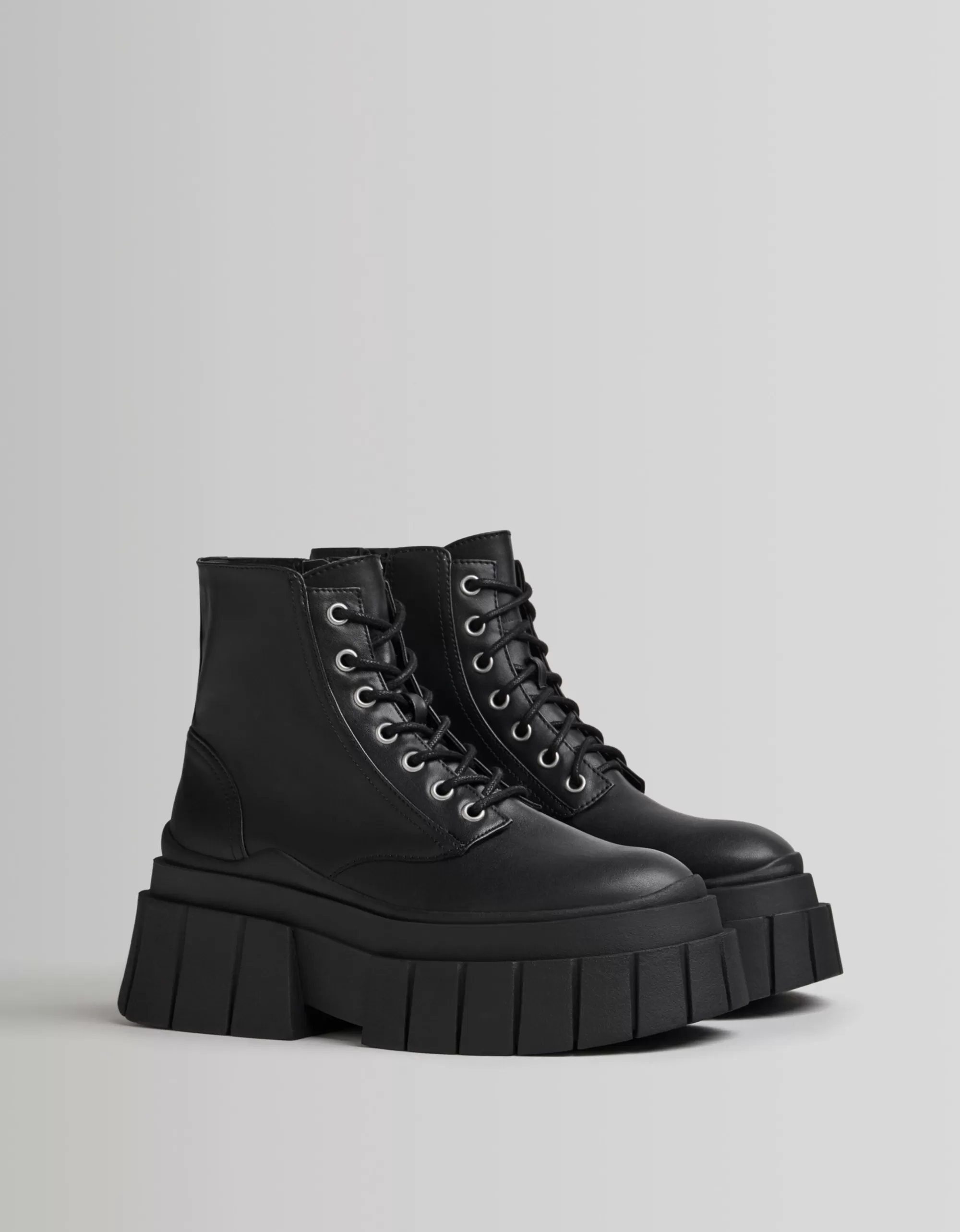 MUJER BERSHKA Botines acordonados plataforma rayada
