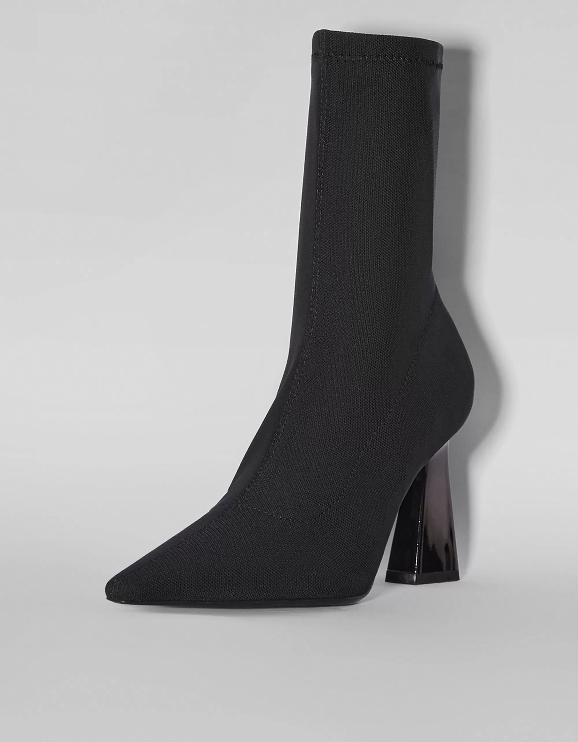 MUJER BERSHKA Botines ajustados tacón cromado