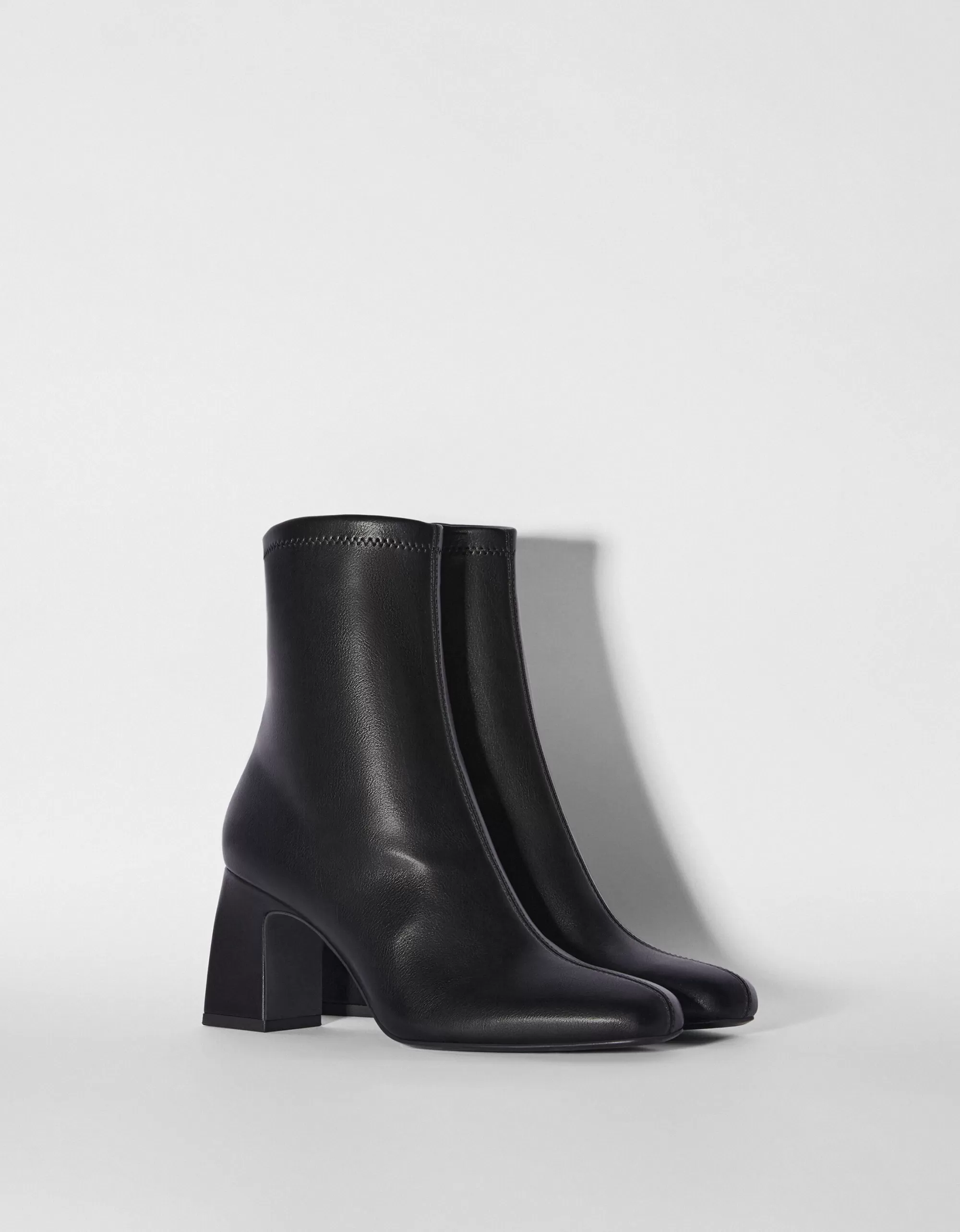 MUJER BERSHKA Botines de tacón ajustados