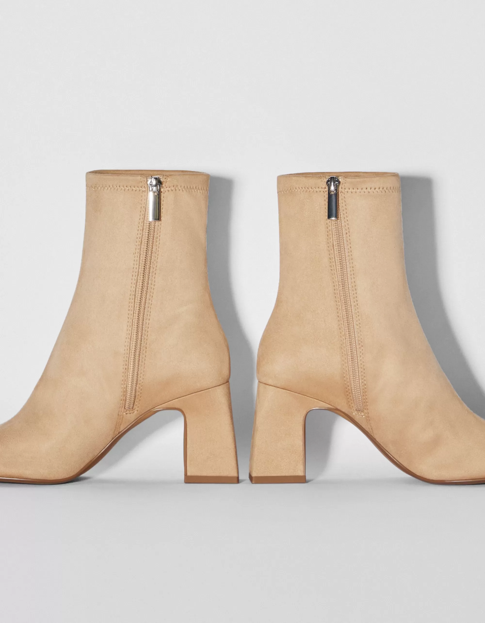 MUJER BERSHKA Botines de tacón ajustados