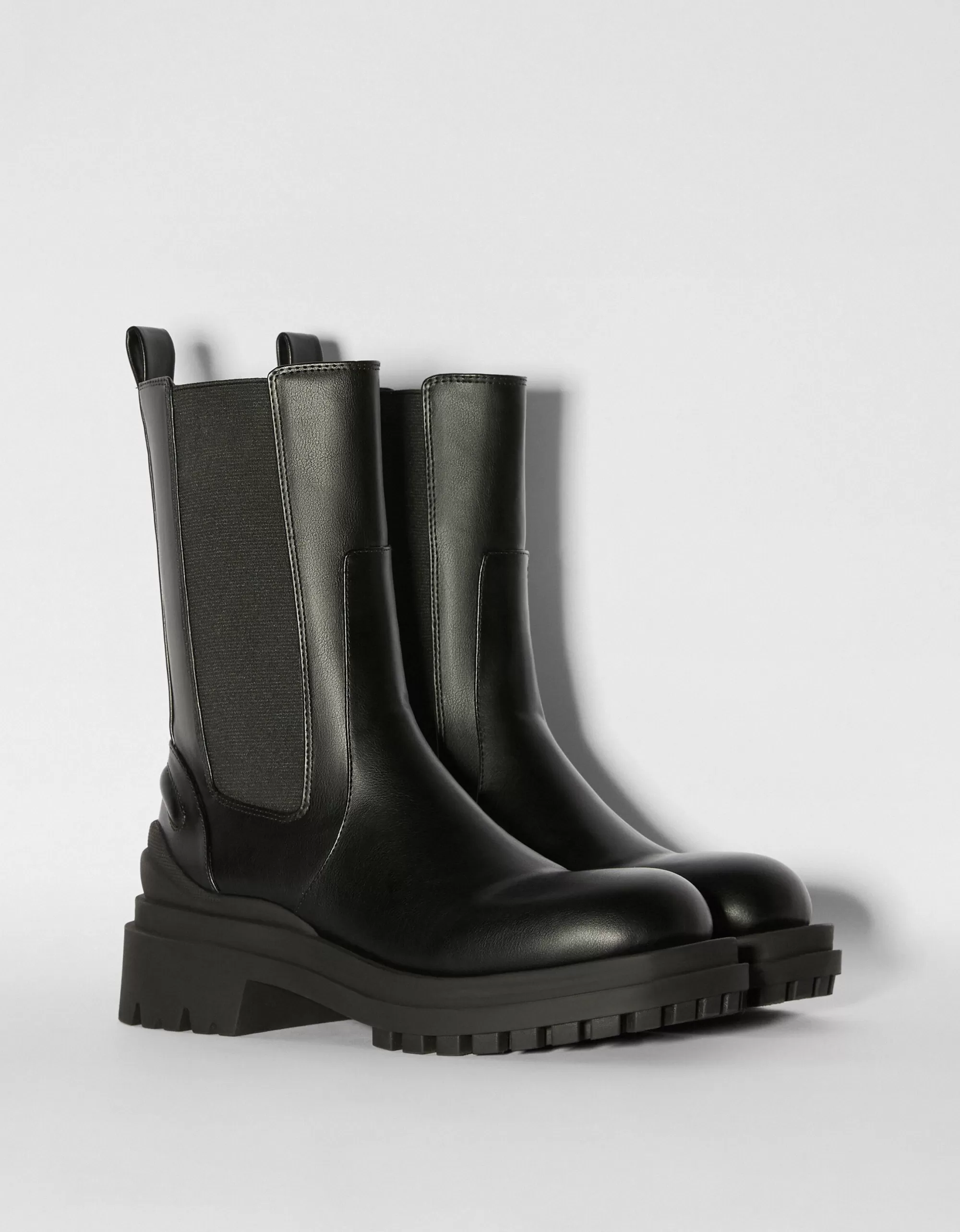 MUJER BERSHKA Botines planos con elásticos