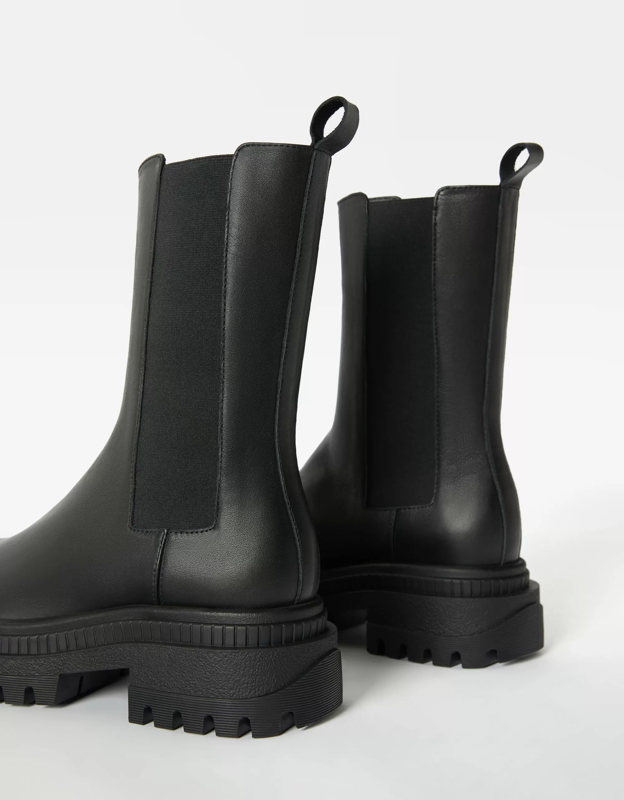 MUJER BERSHKA Botines planos con elásticos PIEL