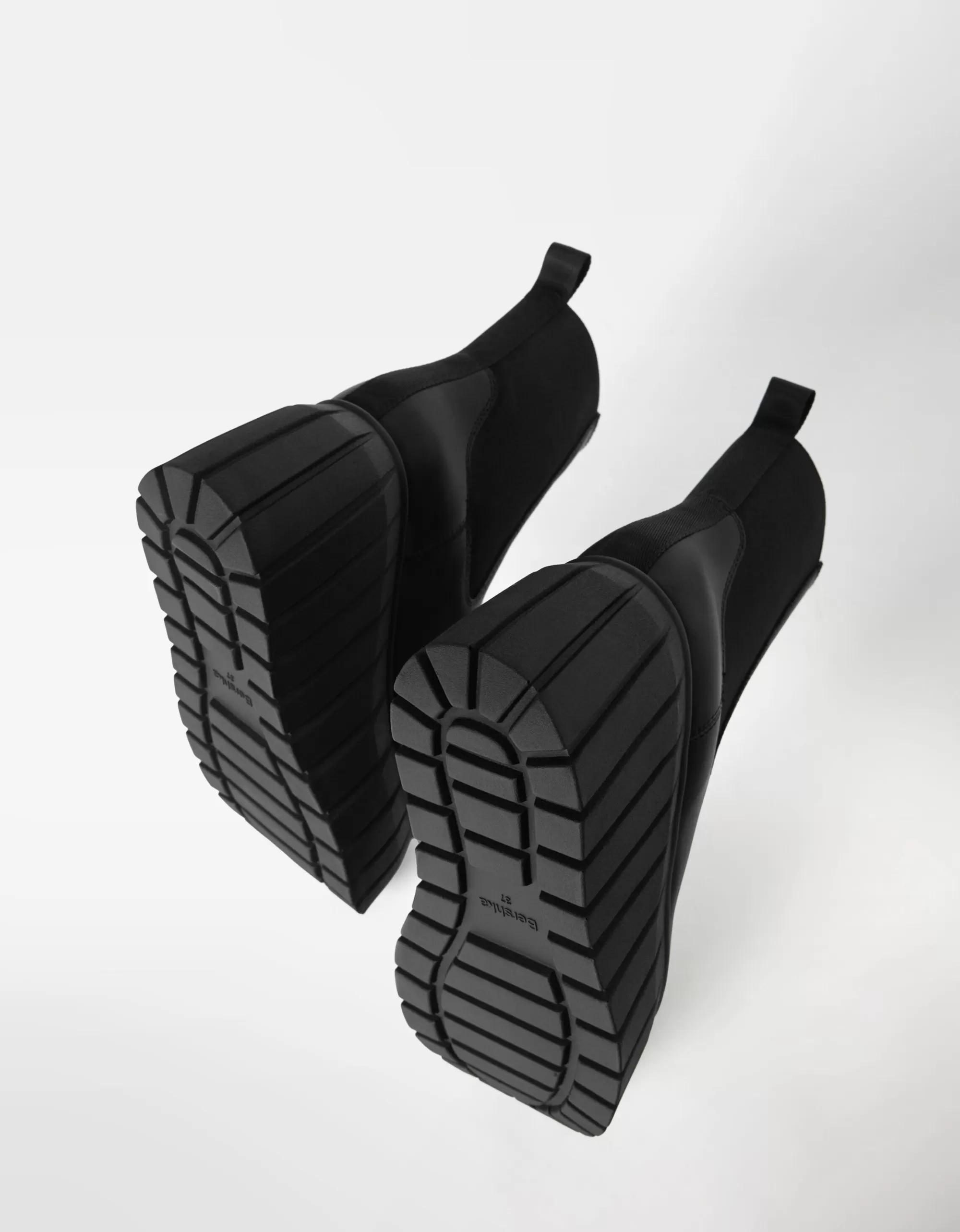 MUJER BERSHKA Botines plataforma XL con elásticos