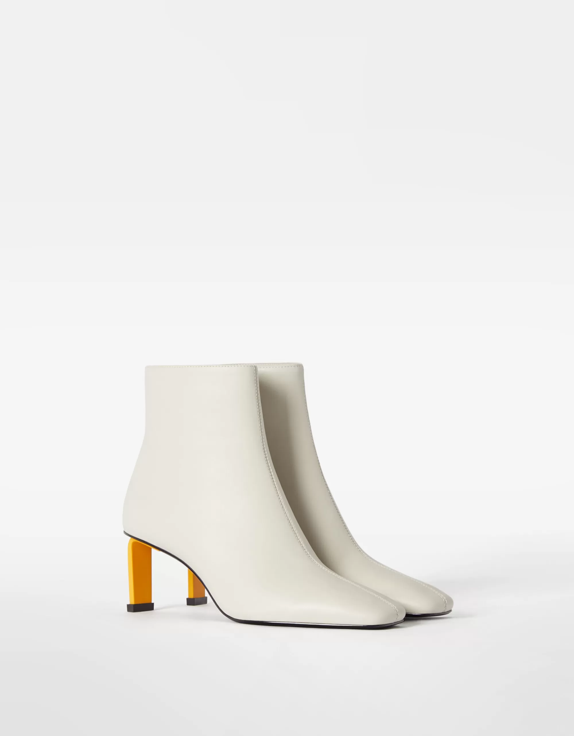 MUJER BERSHKA Botines tacón color