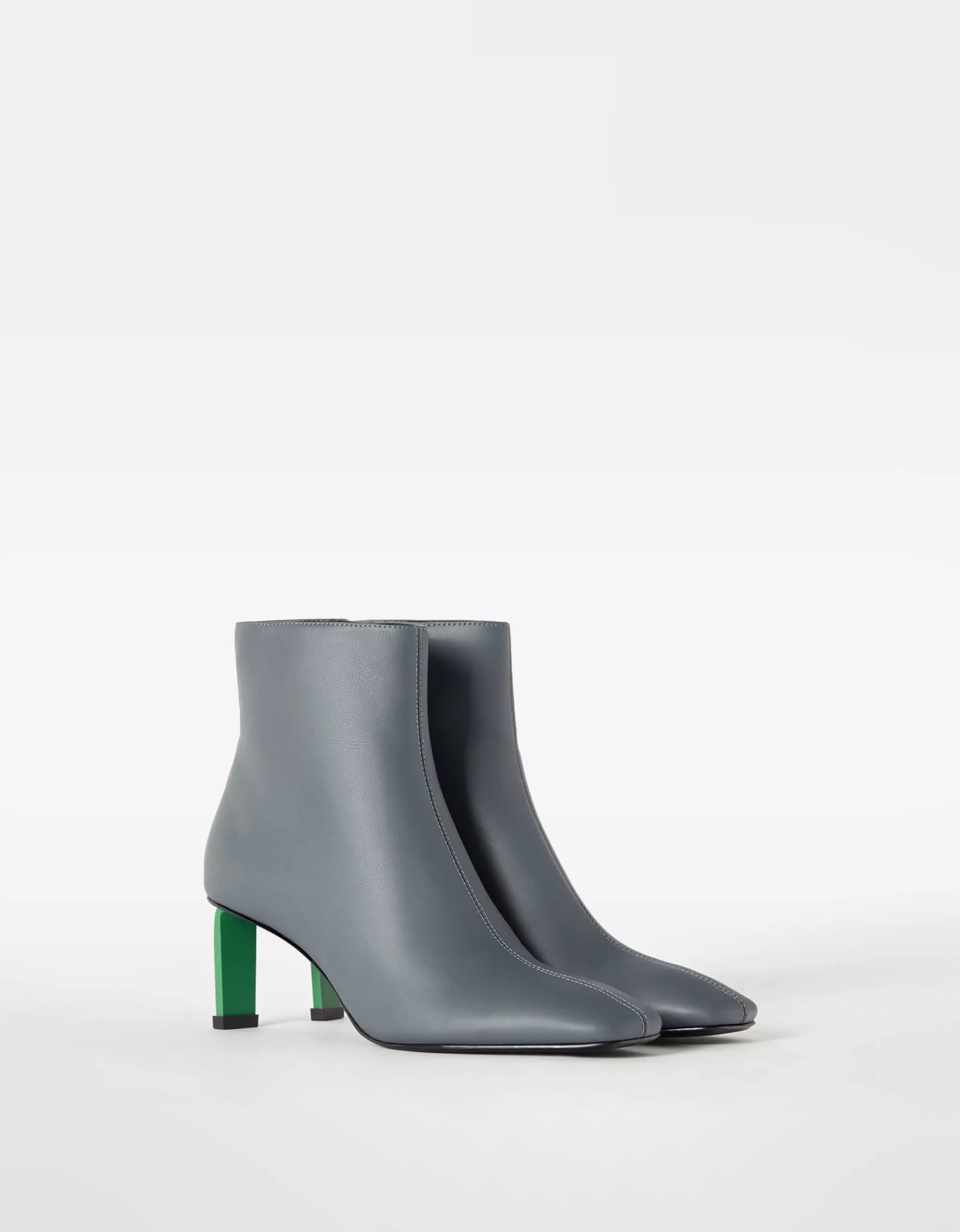 MUJER BERSHKA Botines tacón color