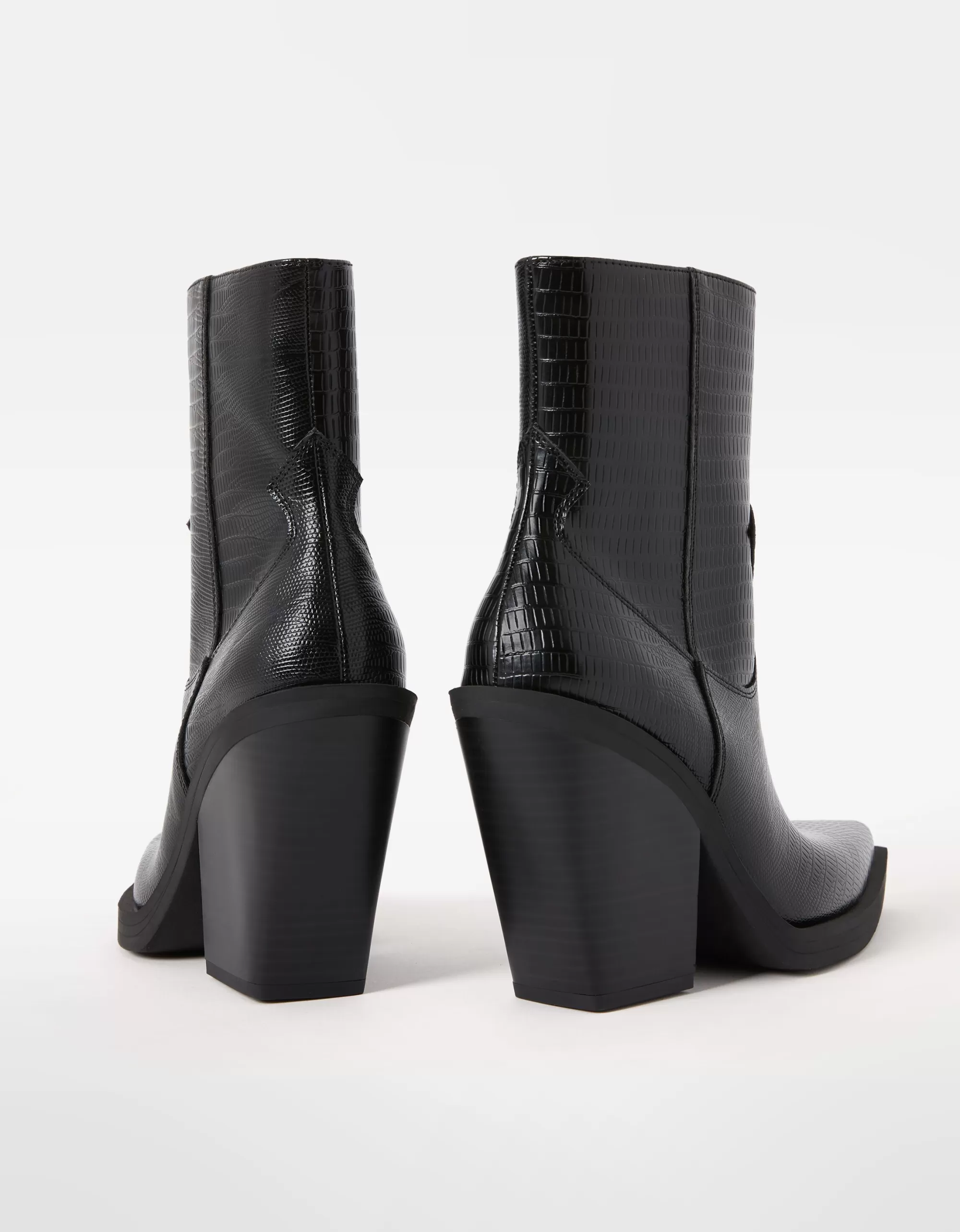 MUJER BERSHKA Botines tacón cowboy