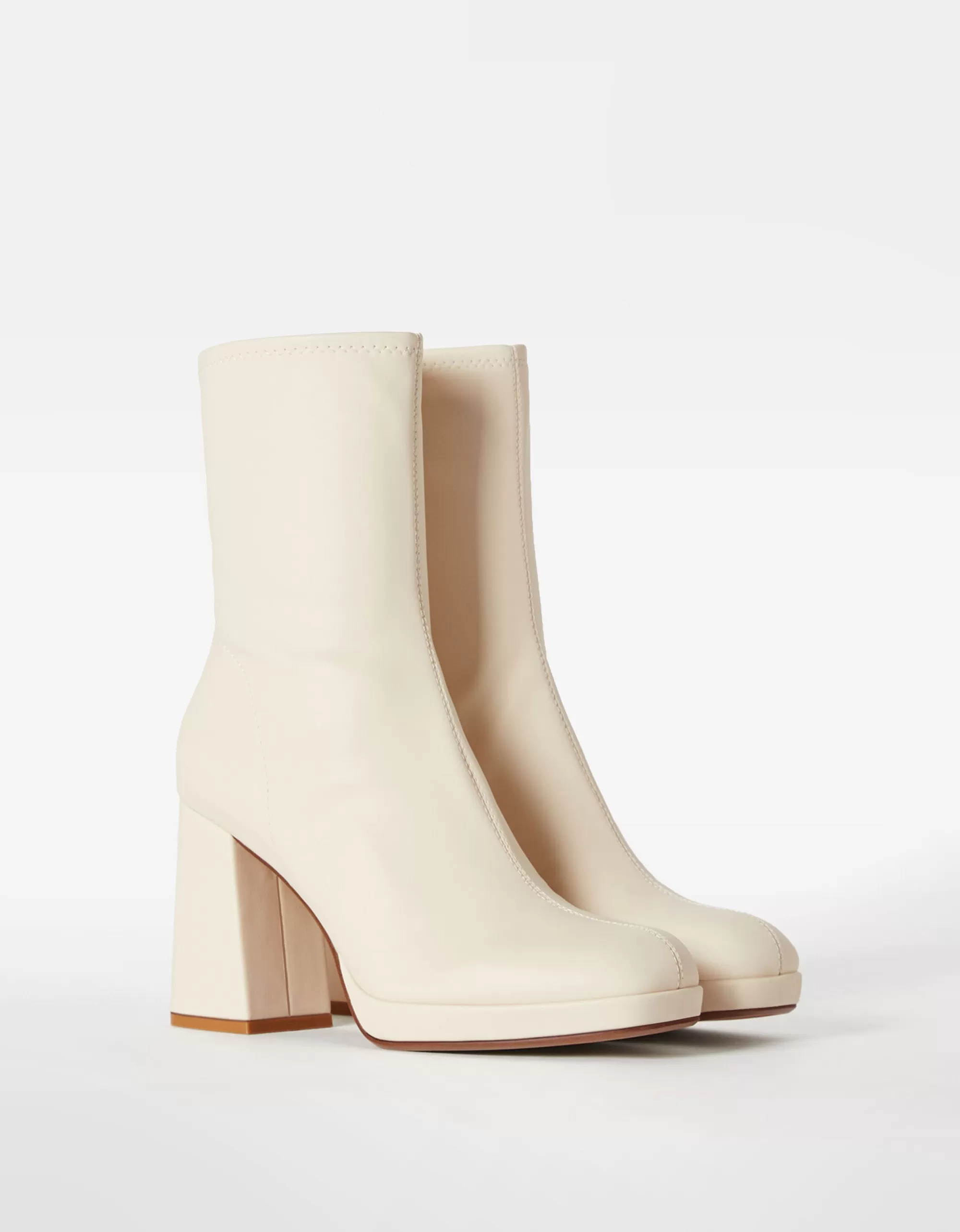 MUJER BERSHKA Botines tacón mini plataforma ajustados