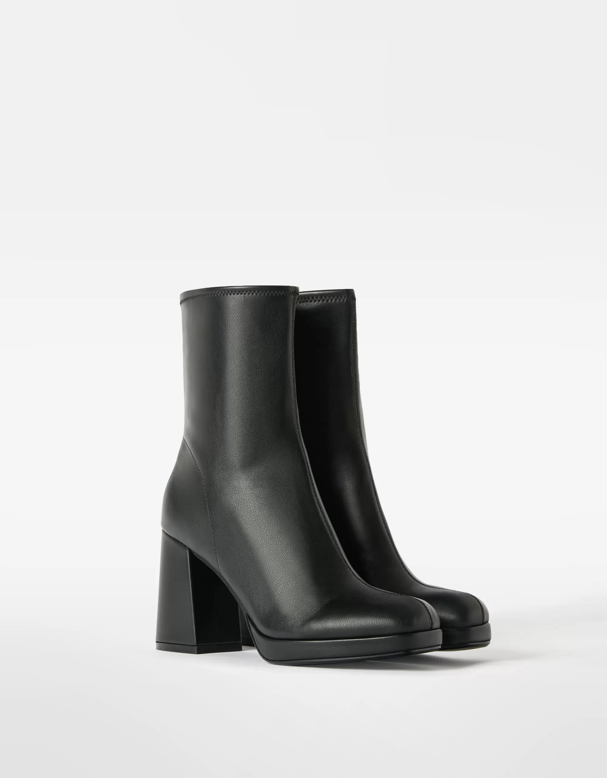 MUJER BERSHKA Botines tacón mini plataforma ajustados