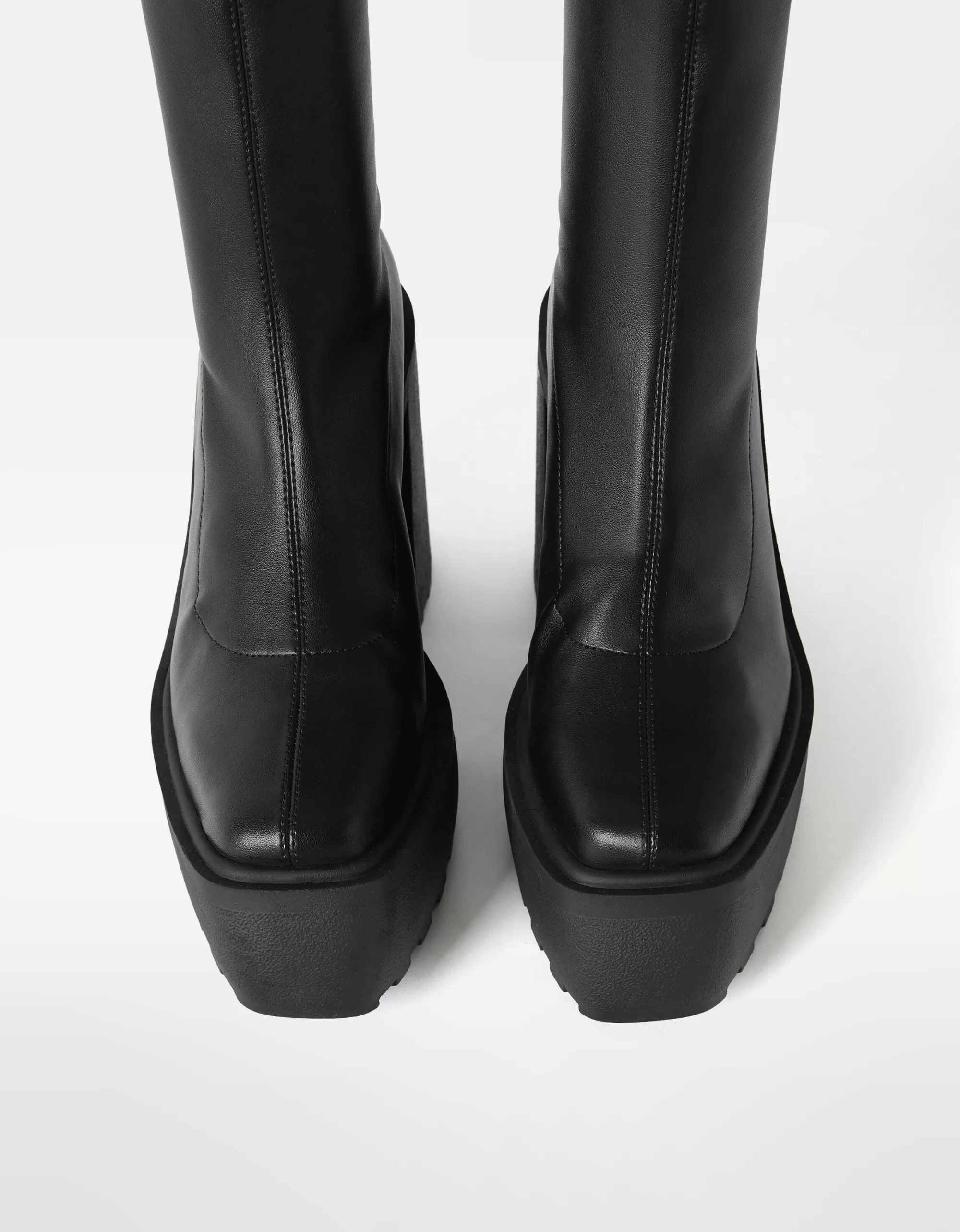 MUJER BERSHKA Botines tacón plataforma ajustados