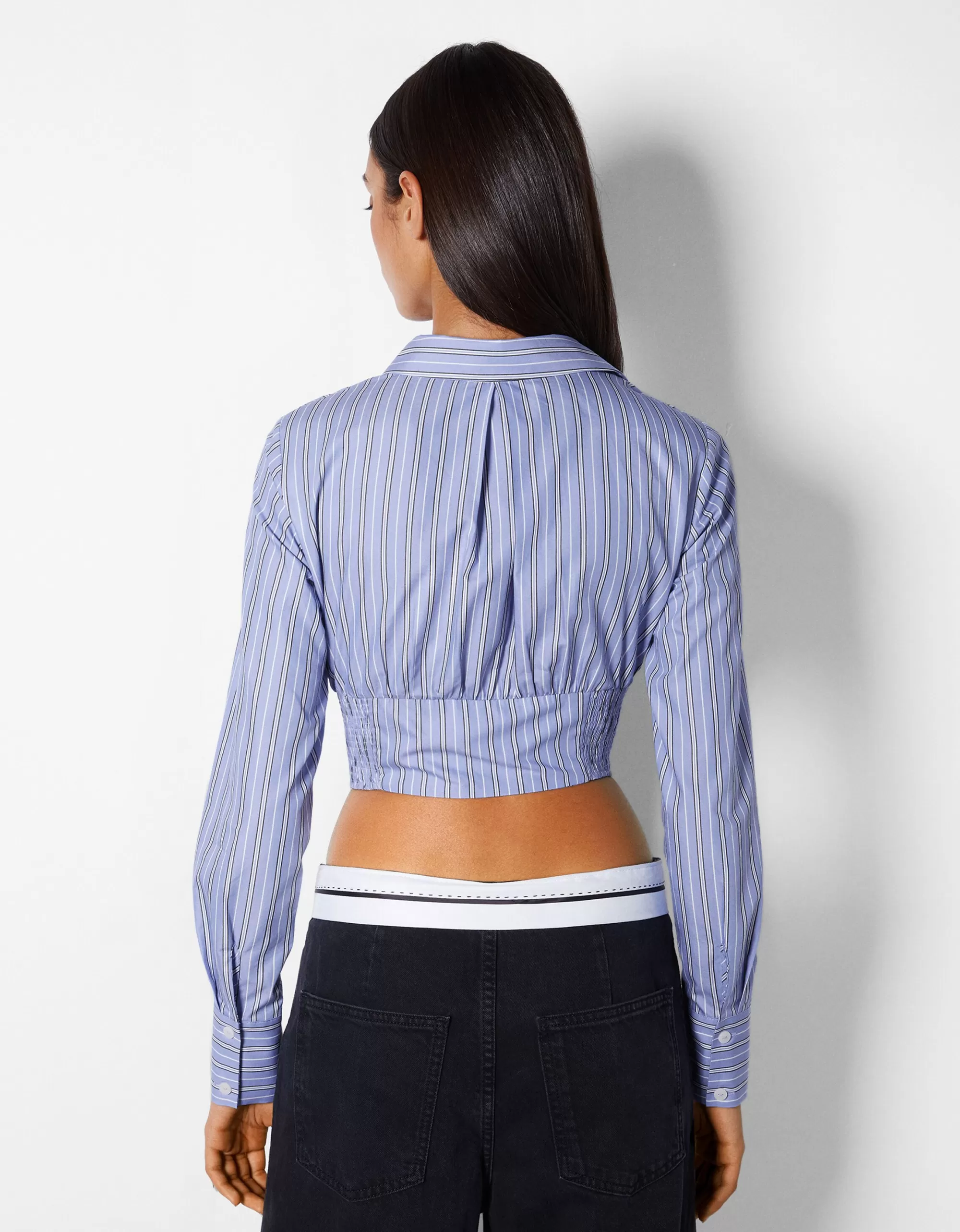 MUJER BERSHKA Camisa corsé manga larga ajustada popelín