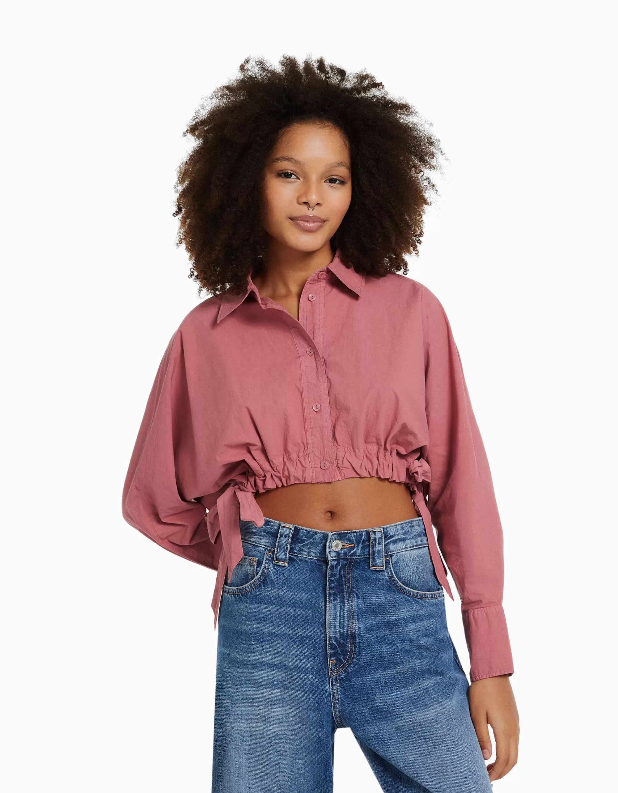 MUJER BERSHKA Camisa manga larga cropped detalle tiras