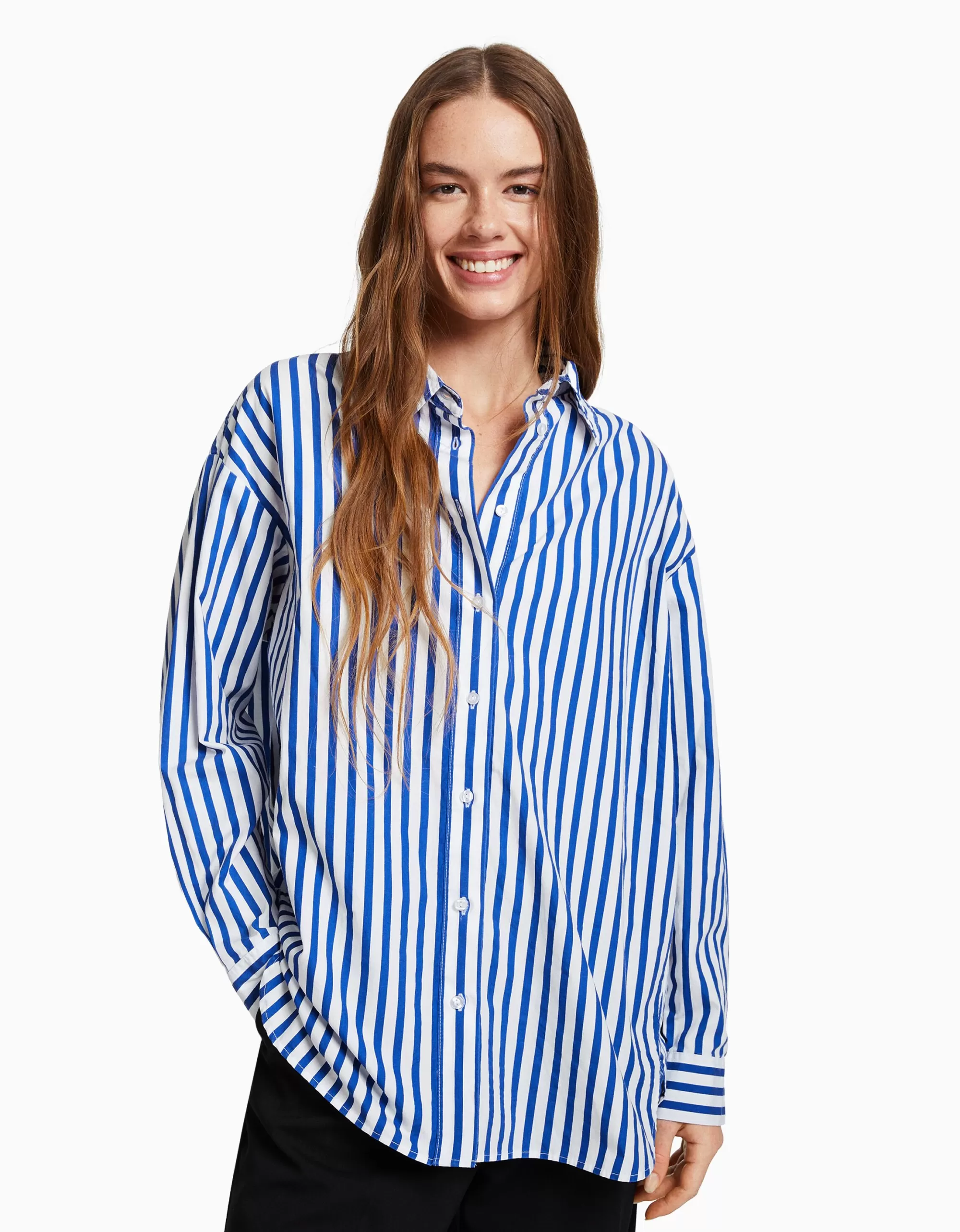 MUJER BERSHKA Camisa manga larga oversize popelín