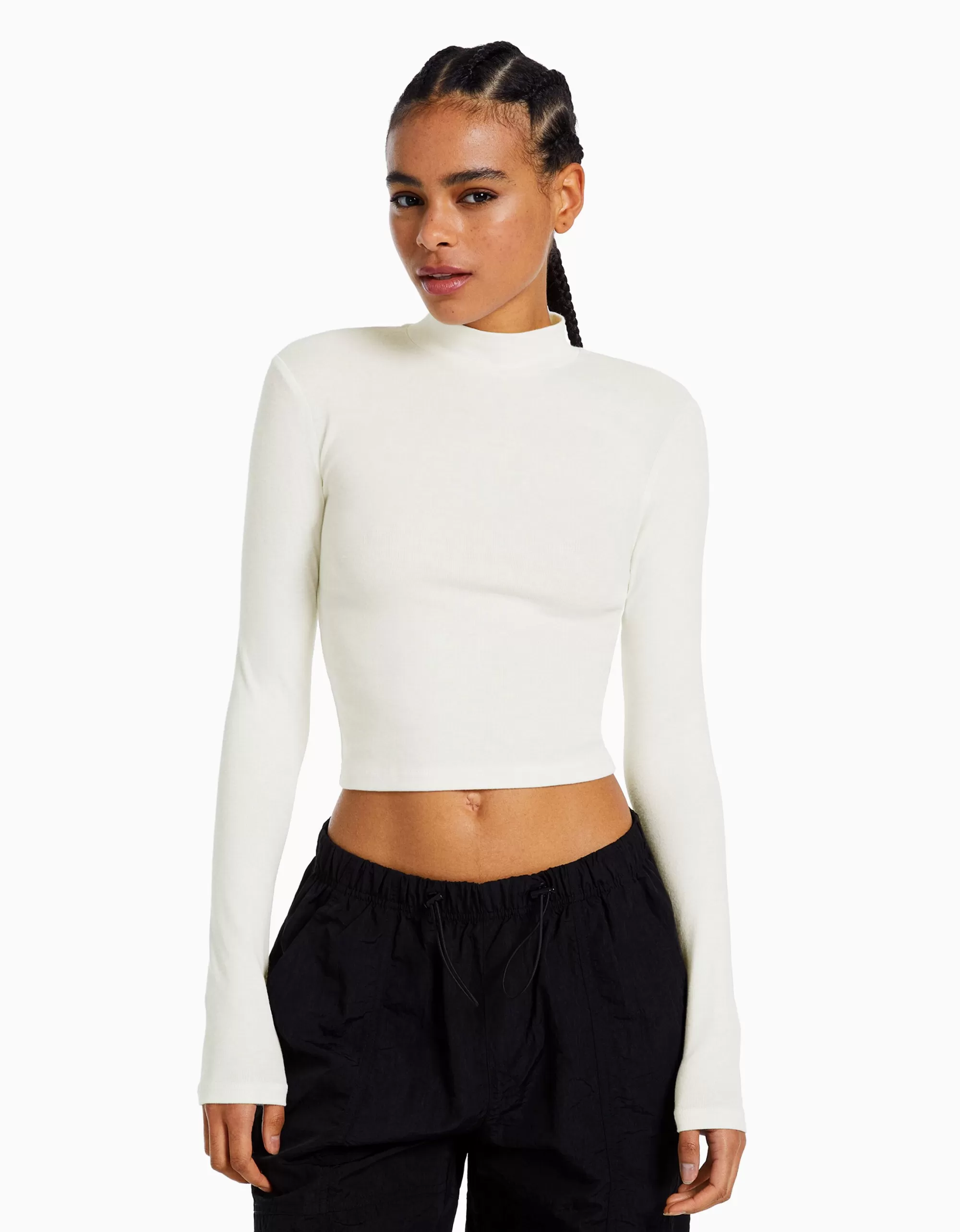 MUJER BERSHKA Camiseta cuello alto manga larga