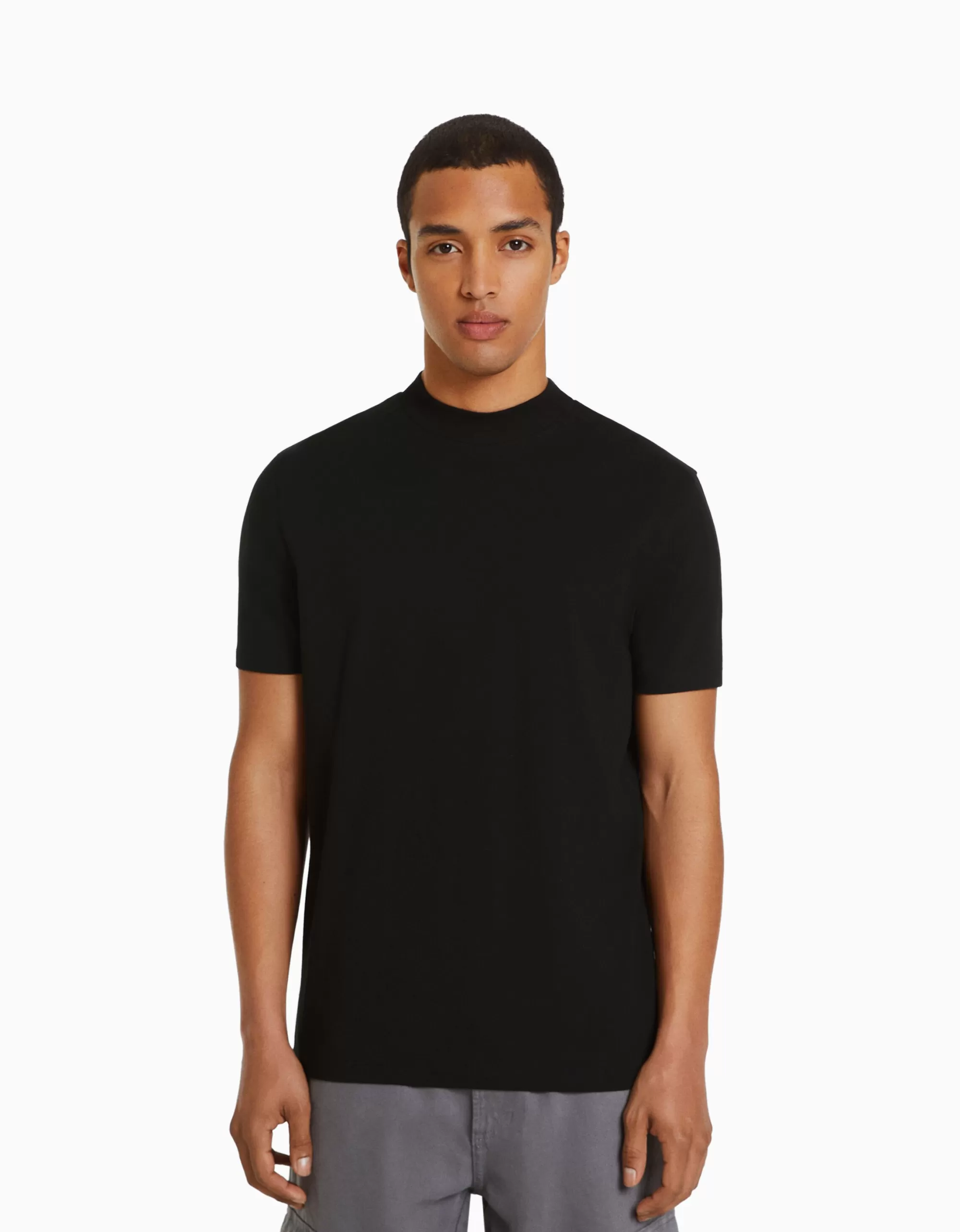 HOMBRE BERSHKA Camiseta manga corta cuello perkins