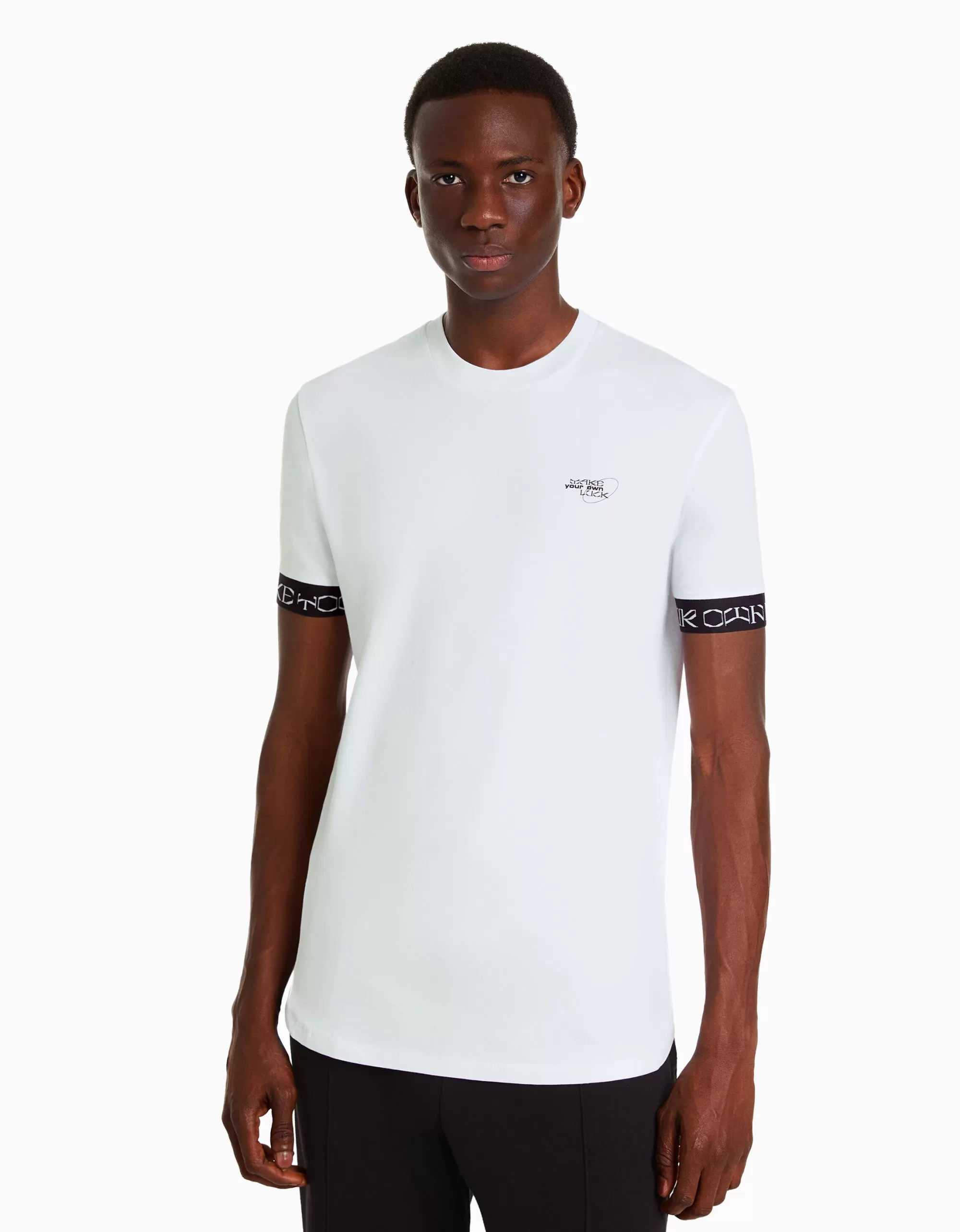 HOMBRE BERSHKA Camiseta manga corta muscle fit bandas