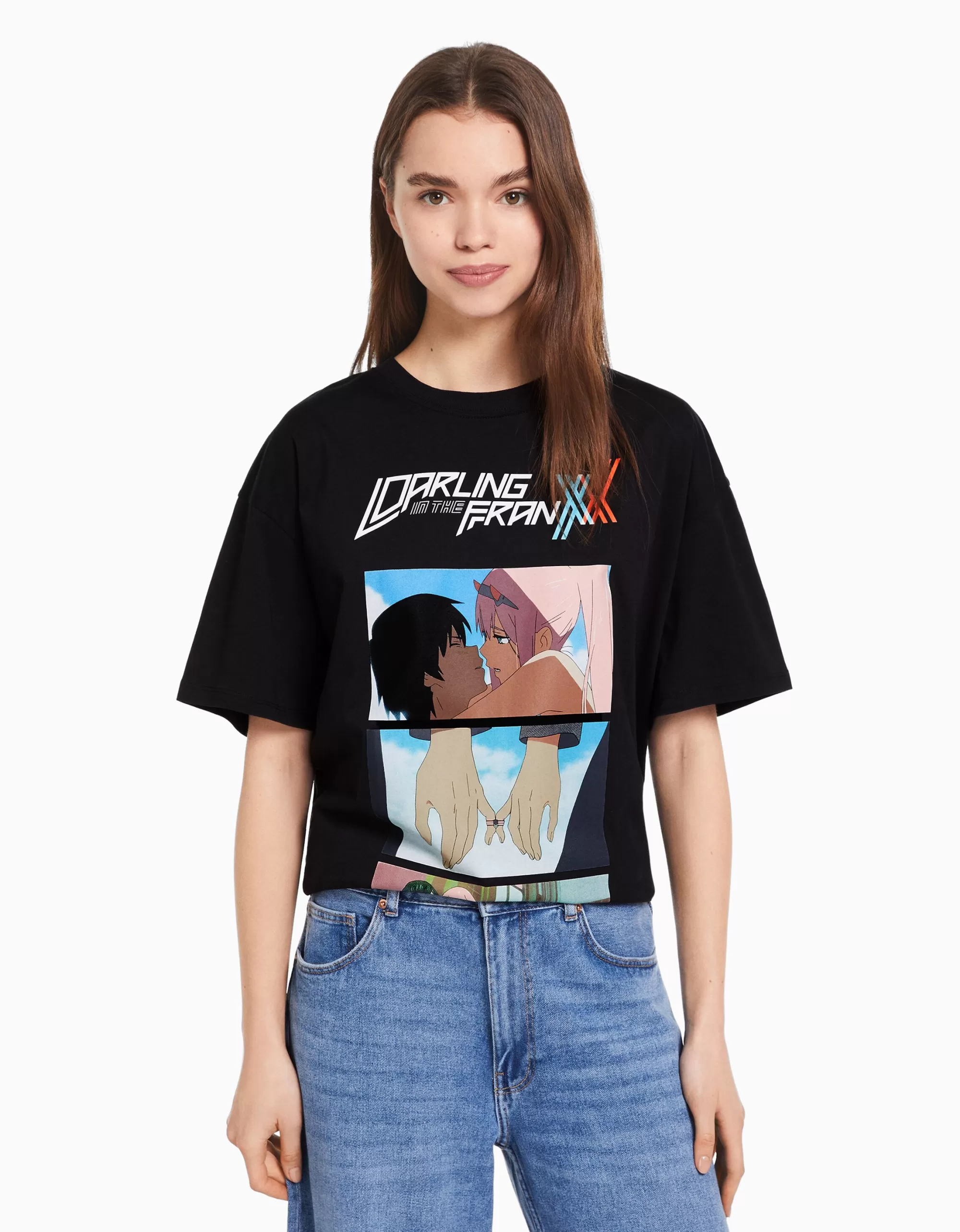 MUJER BERSHKA Camiseta manga corta print Darling in the Franxx
