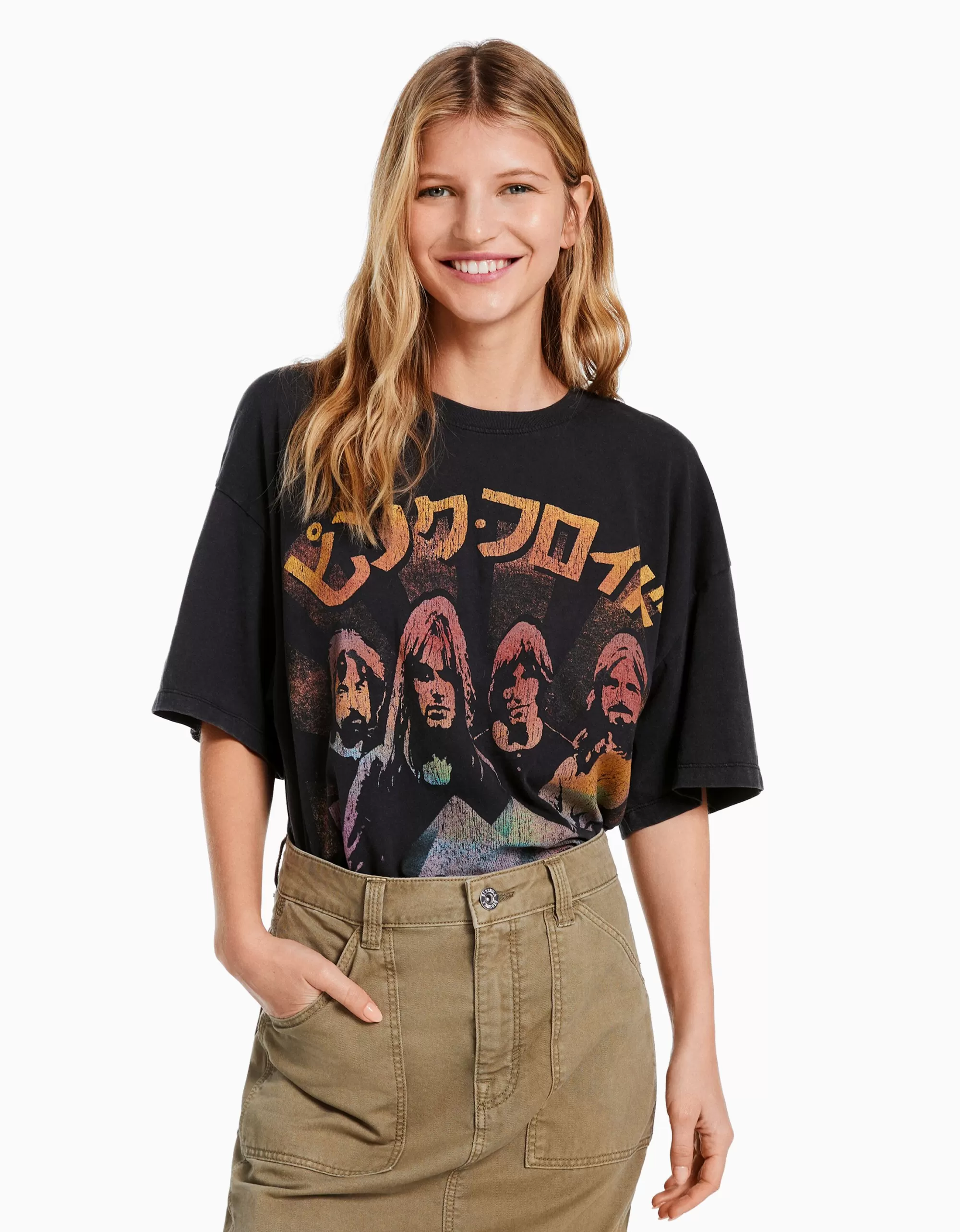MUJER BERSHKA Camiseta manga corta print Pink Floyd Aspecto Moda