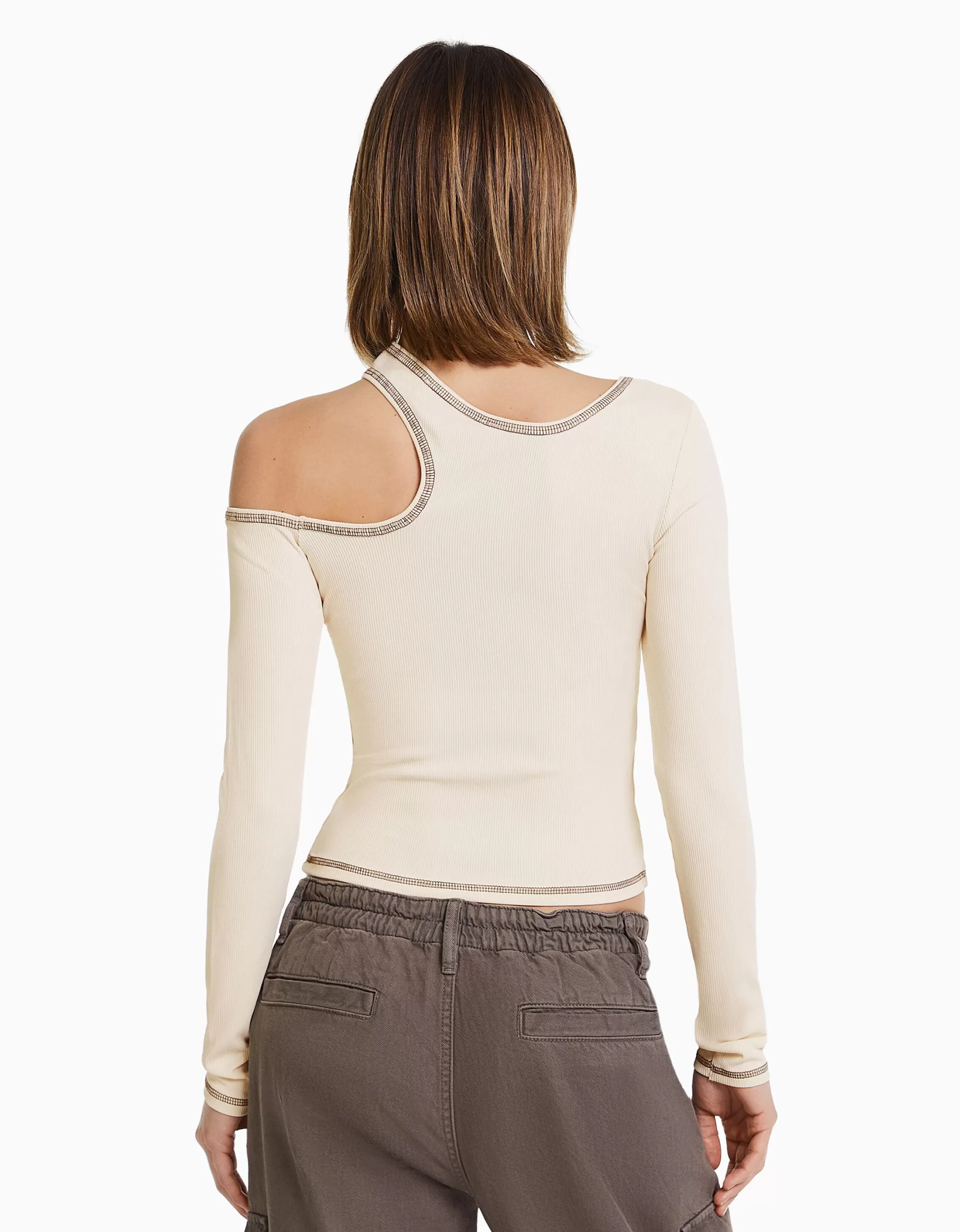 MUJER BERSHKA Camiseta manga larga ajustada hilo contraste