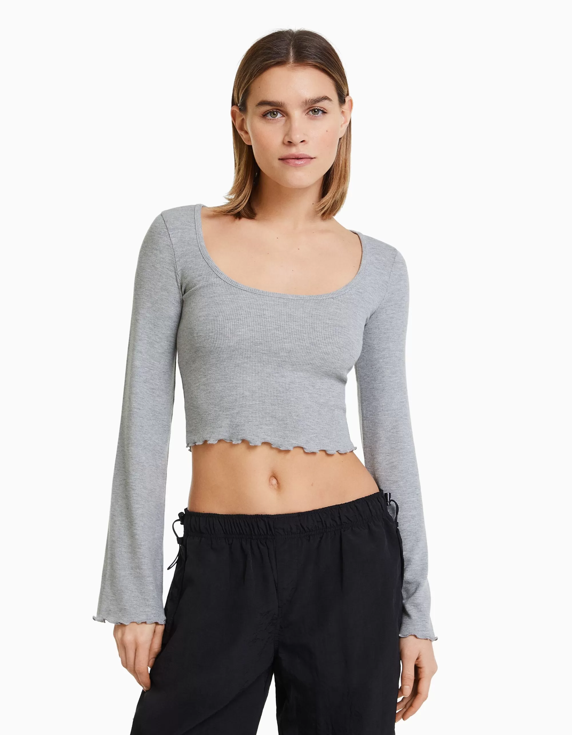 MUJER BERSHKA Camiseta manga larga cuello redondo