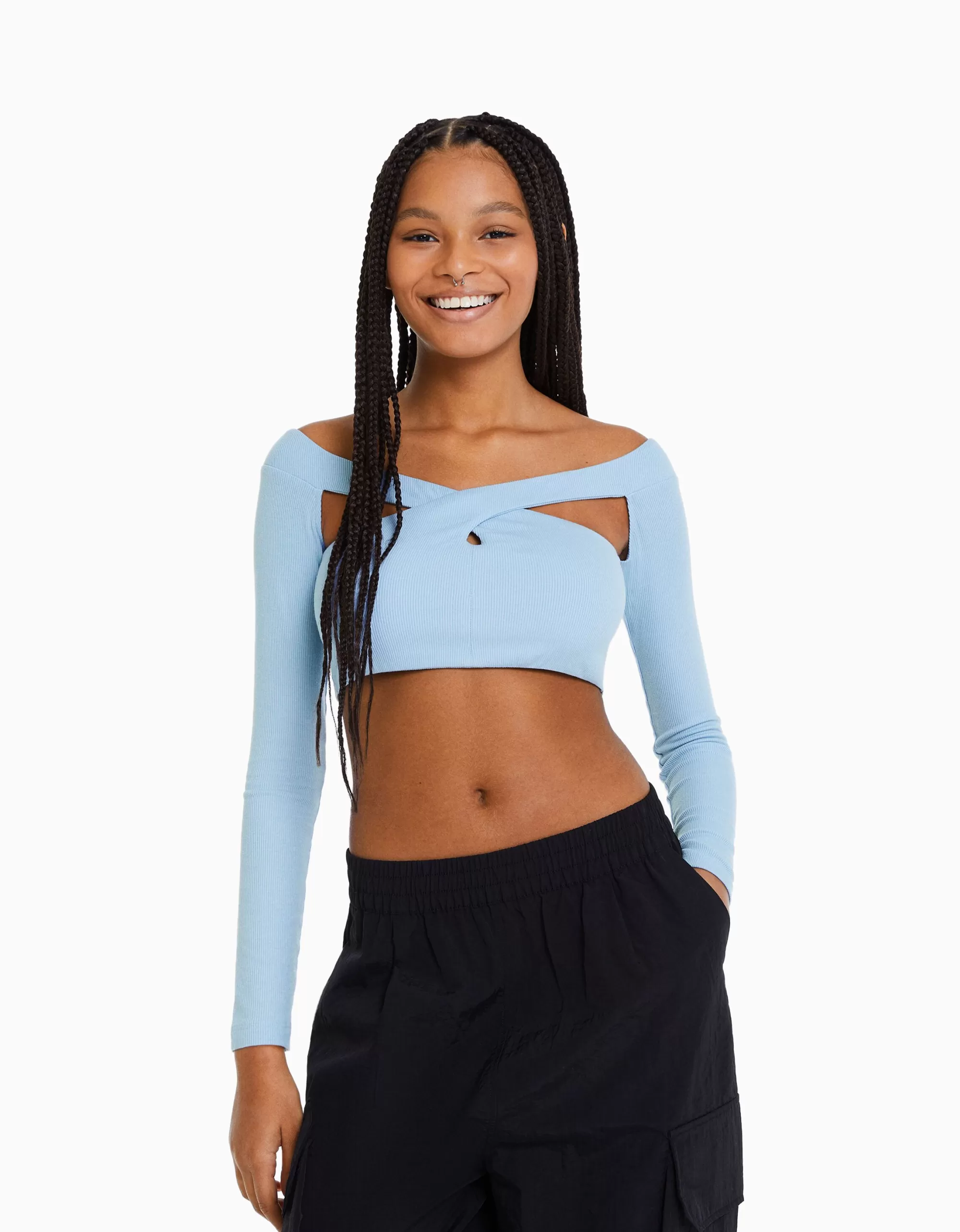 MUJER BERSHKA Camiseta manga larga escote cruzado