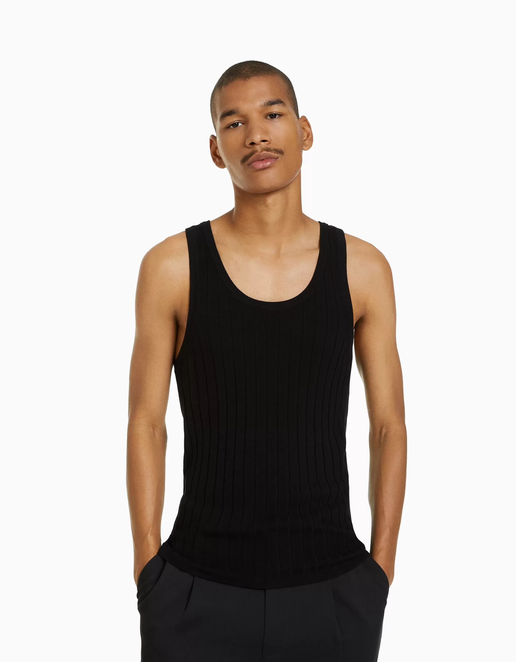 HOMBRE BERSHKA Camiseta sin mangas canalé