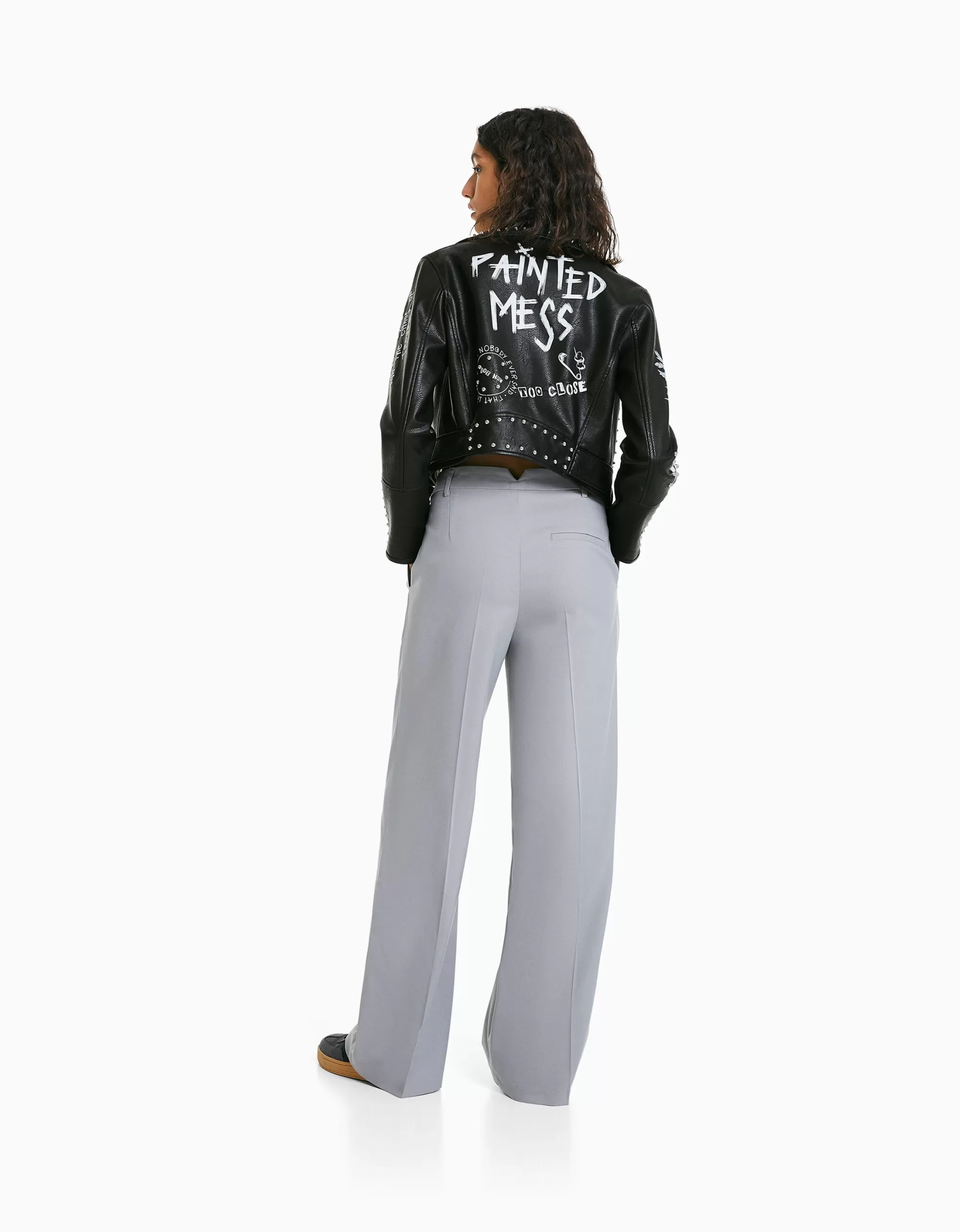 MUJER BERSHKA Cazadora biker efecto piel tachas