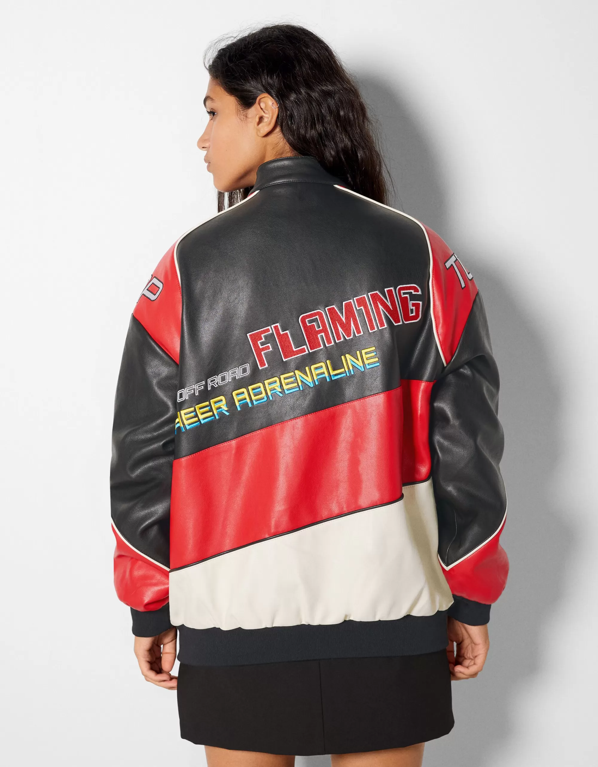 MUJER BERSHKA Cazadora bomber efecto piel racing