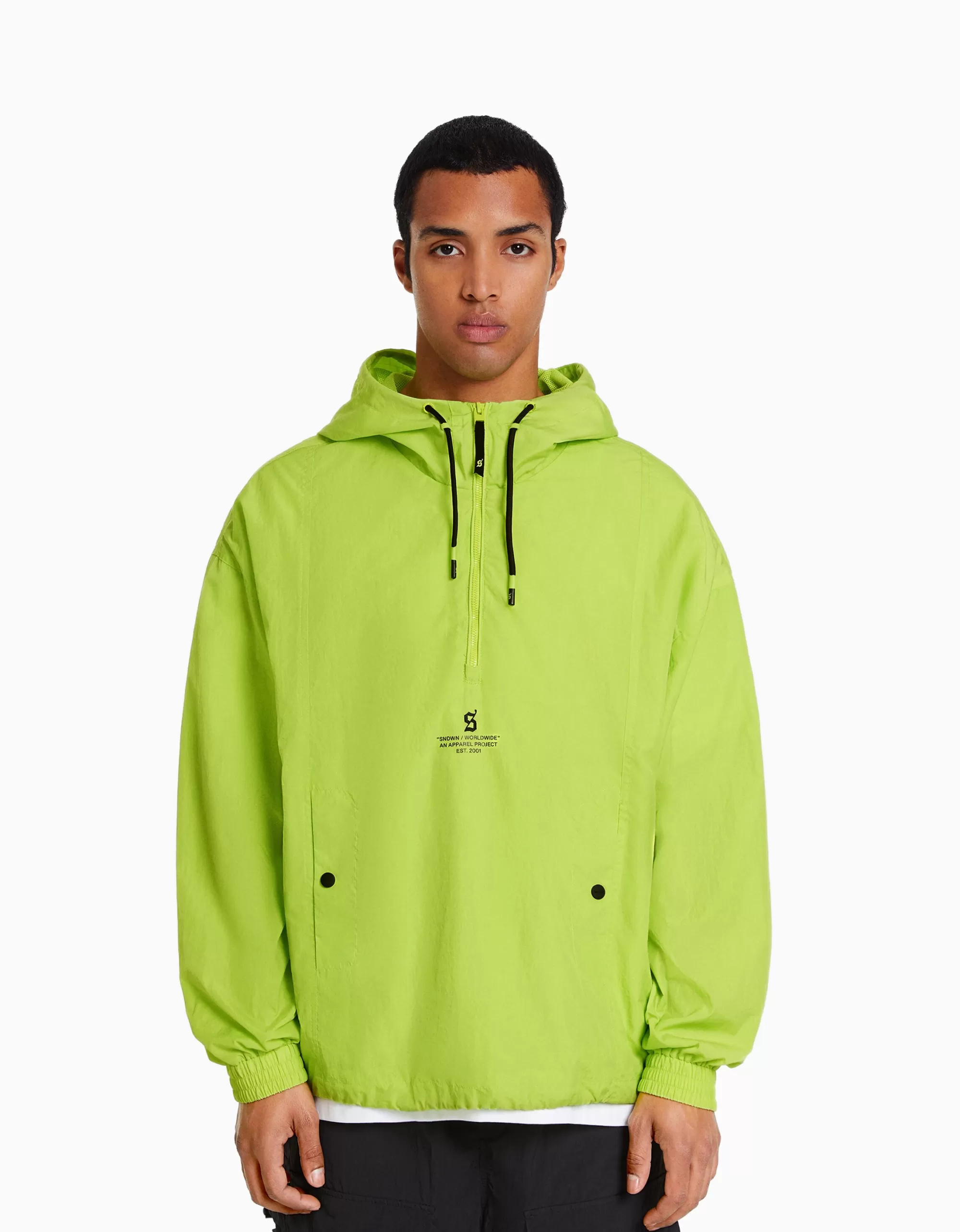 HOMBRE BERSHKA Cazadora fina capucha efecto nylon