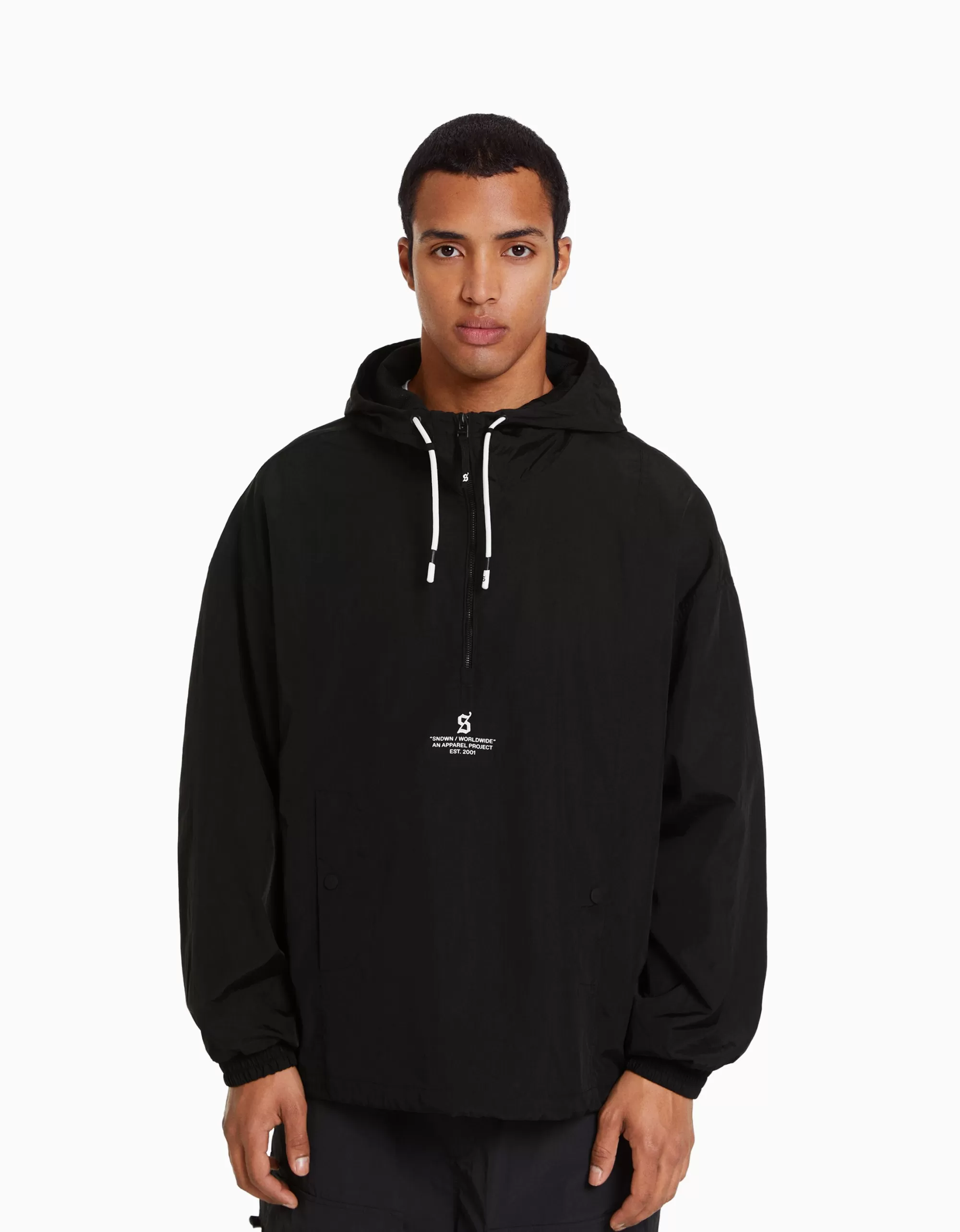 HOMBRE BERSHKA Cazadora fina capucha efecto nylon