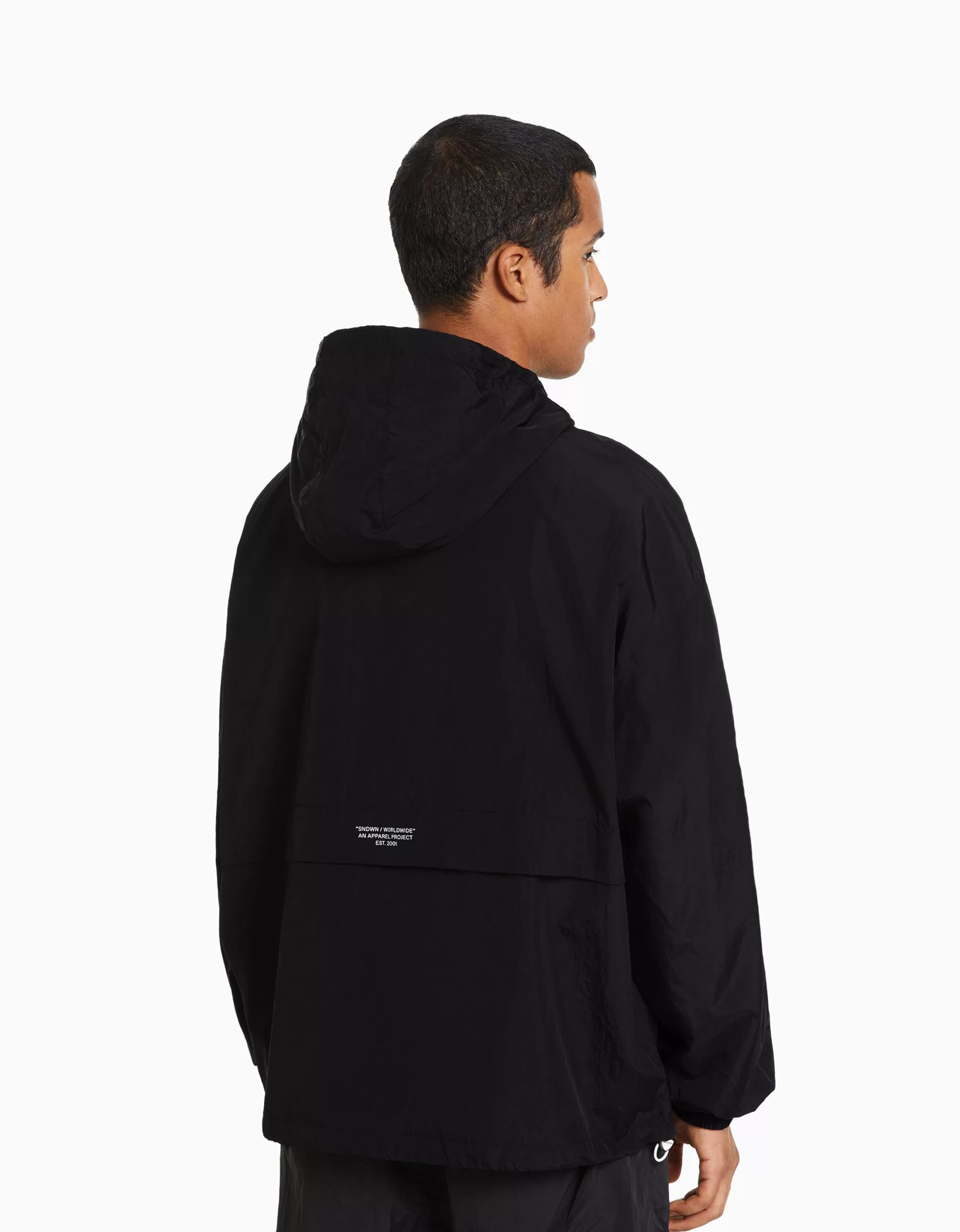 HOMBRE BERSHKA Cazadora fina capucha efecto nylon