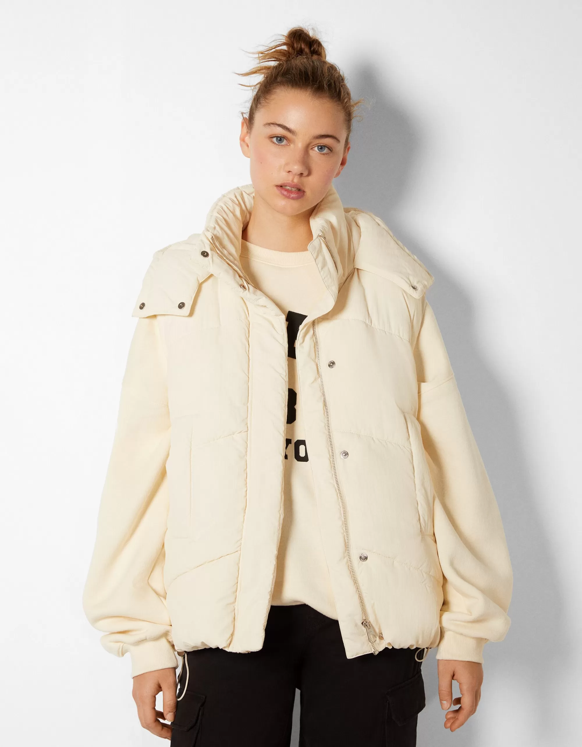 MUJER BERSHKA Chaleco capucha puffy oversize