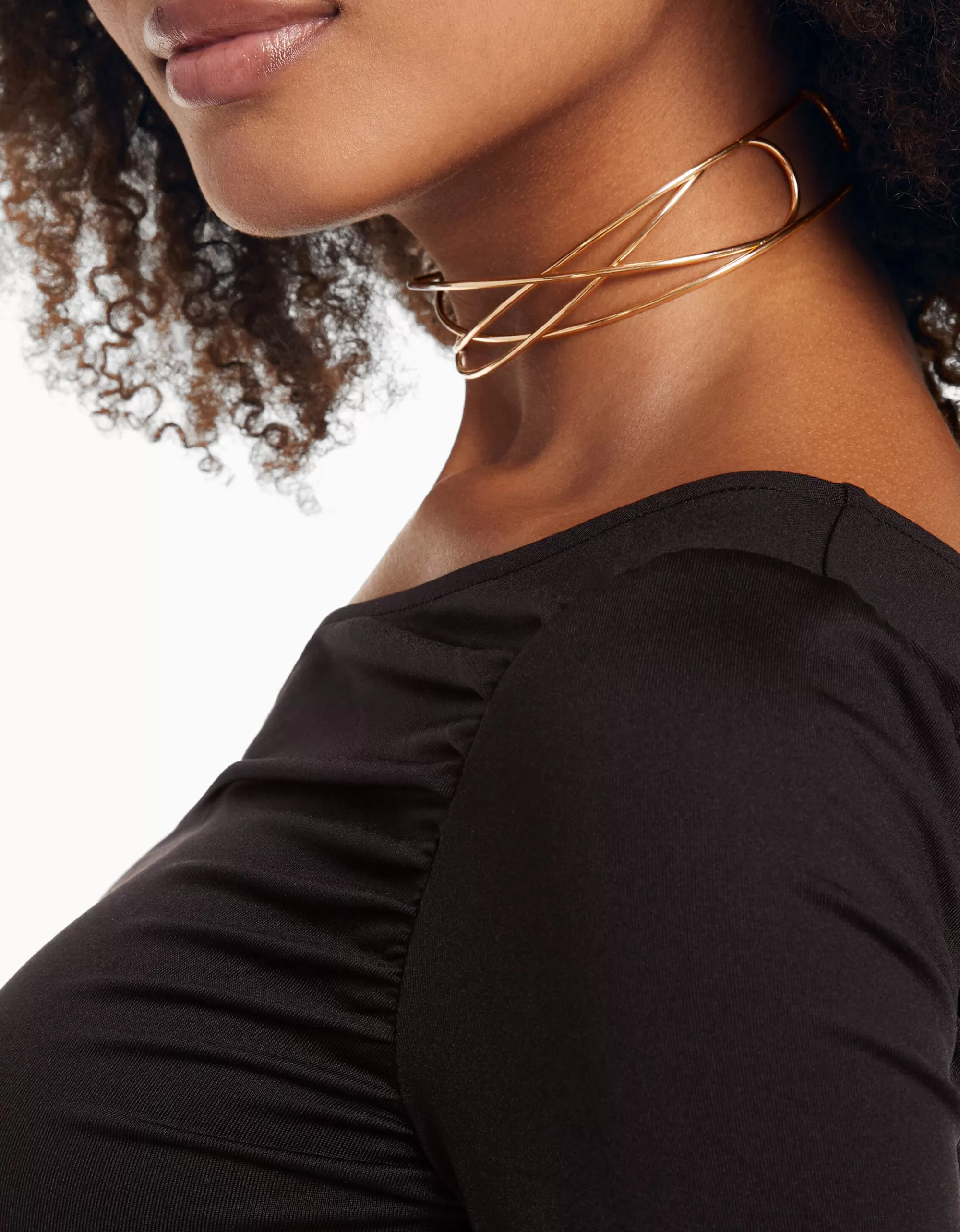 MUJER BERSHKA Collar choker trenzado